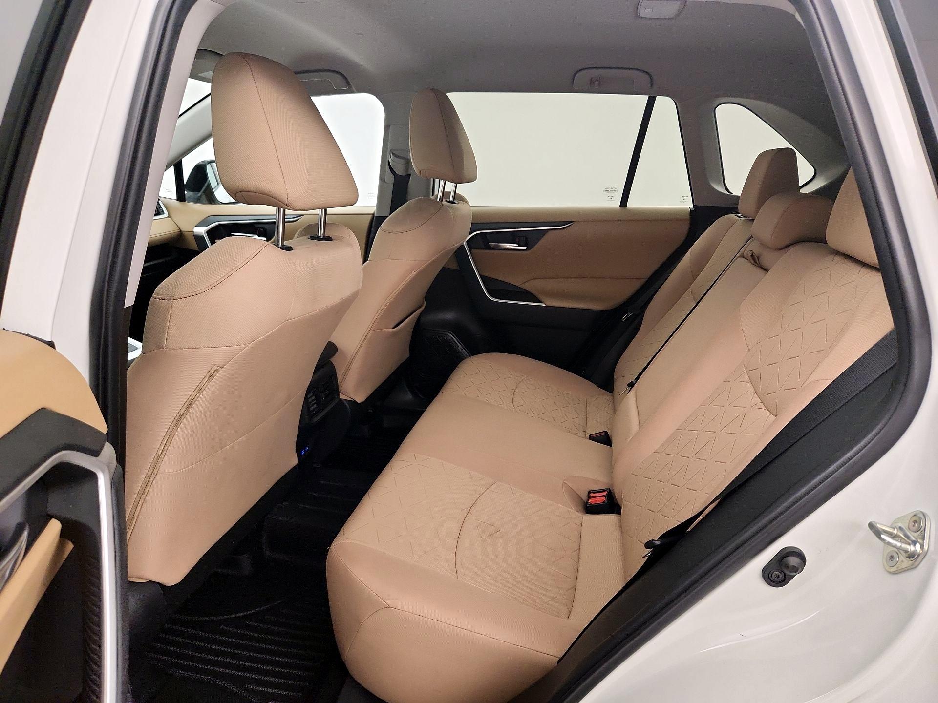 Thumbnail: 2022 Toyota RAV4 - 19