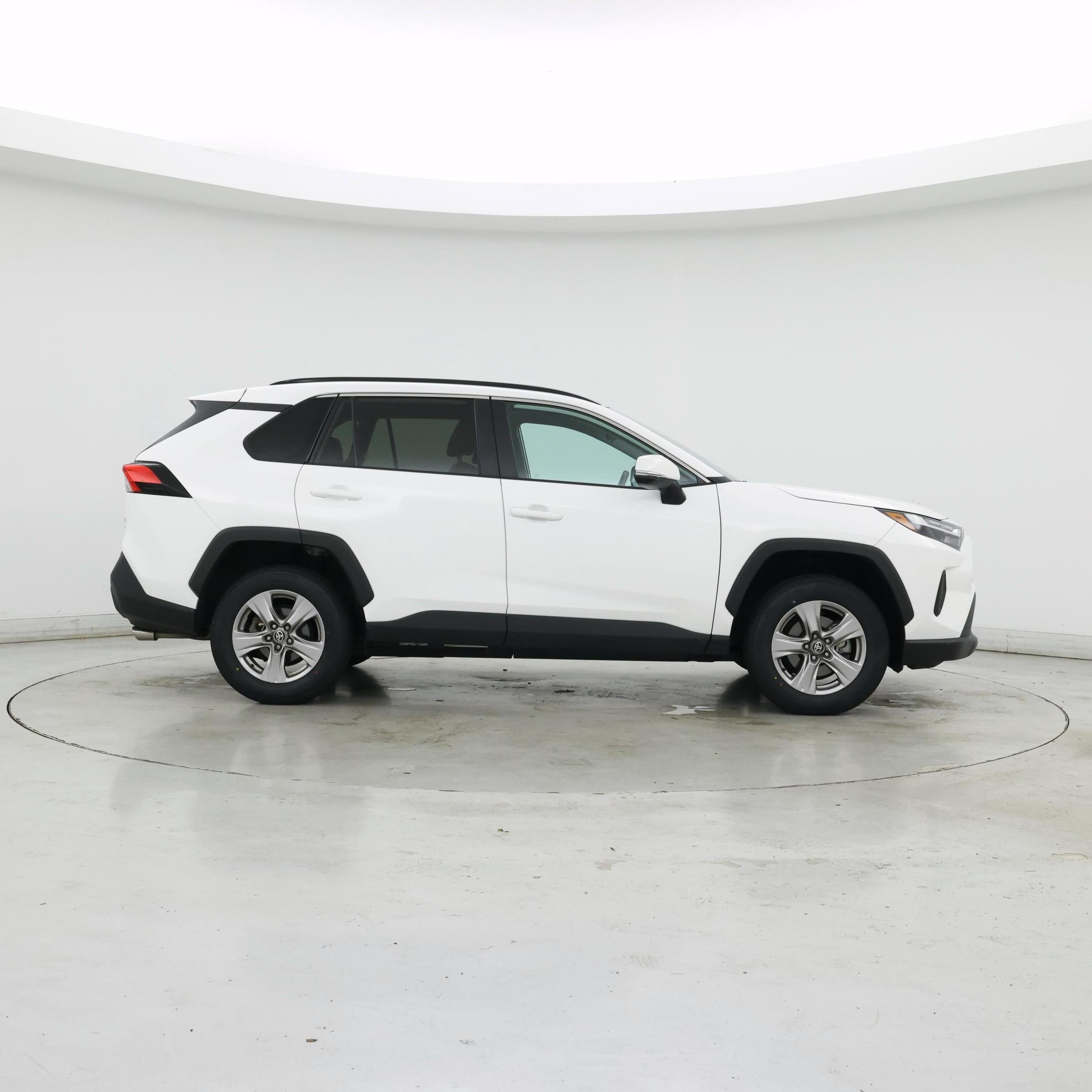Thumbnail: 2022 Toyota RAV4 - 7