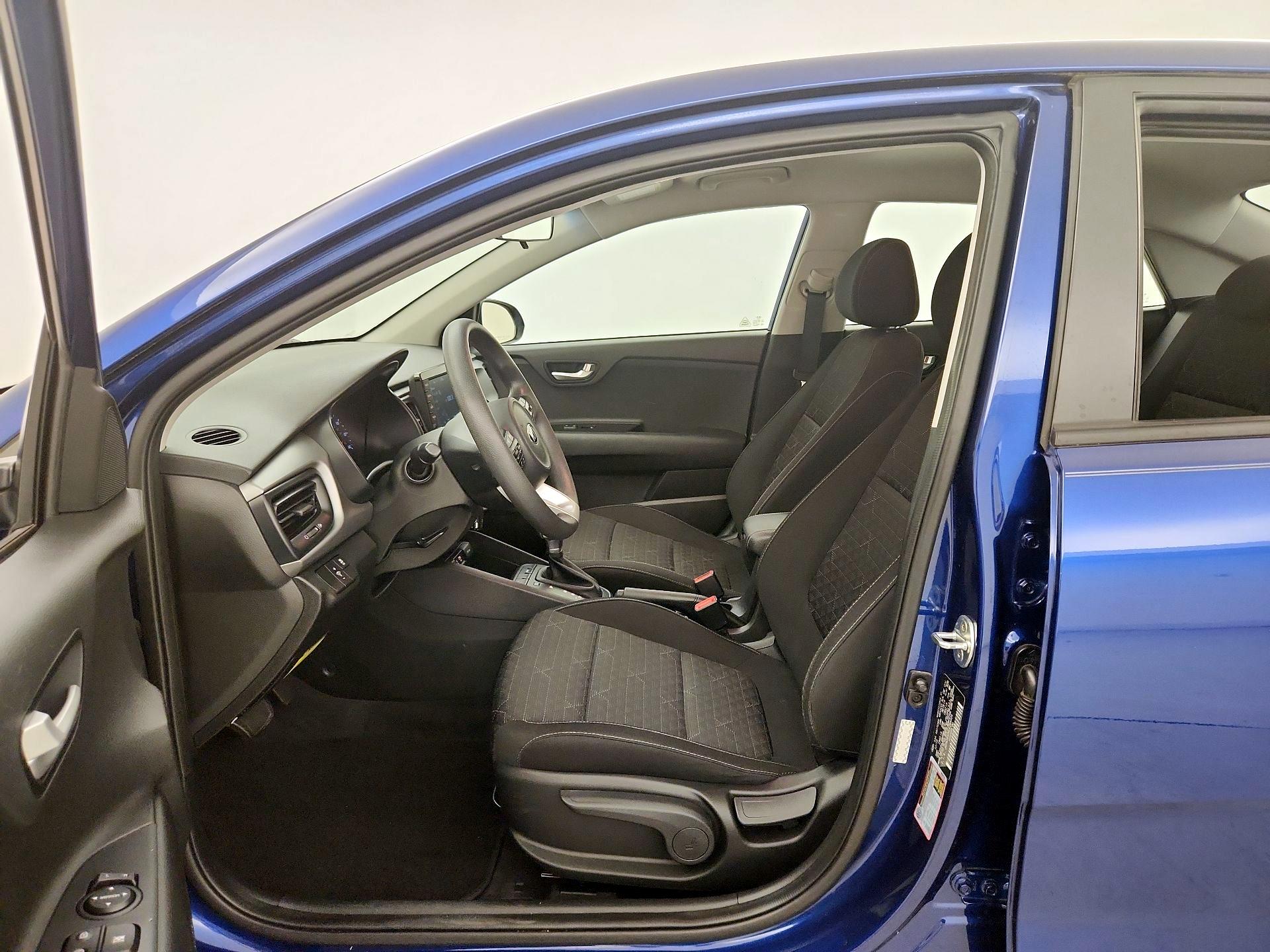 Thumbnail: 2020 Kia Rio - 11