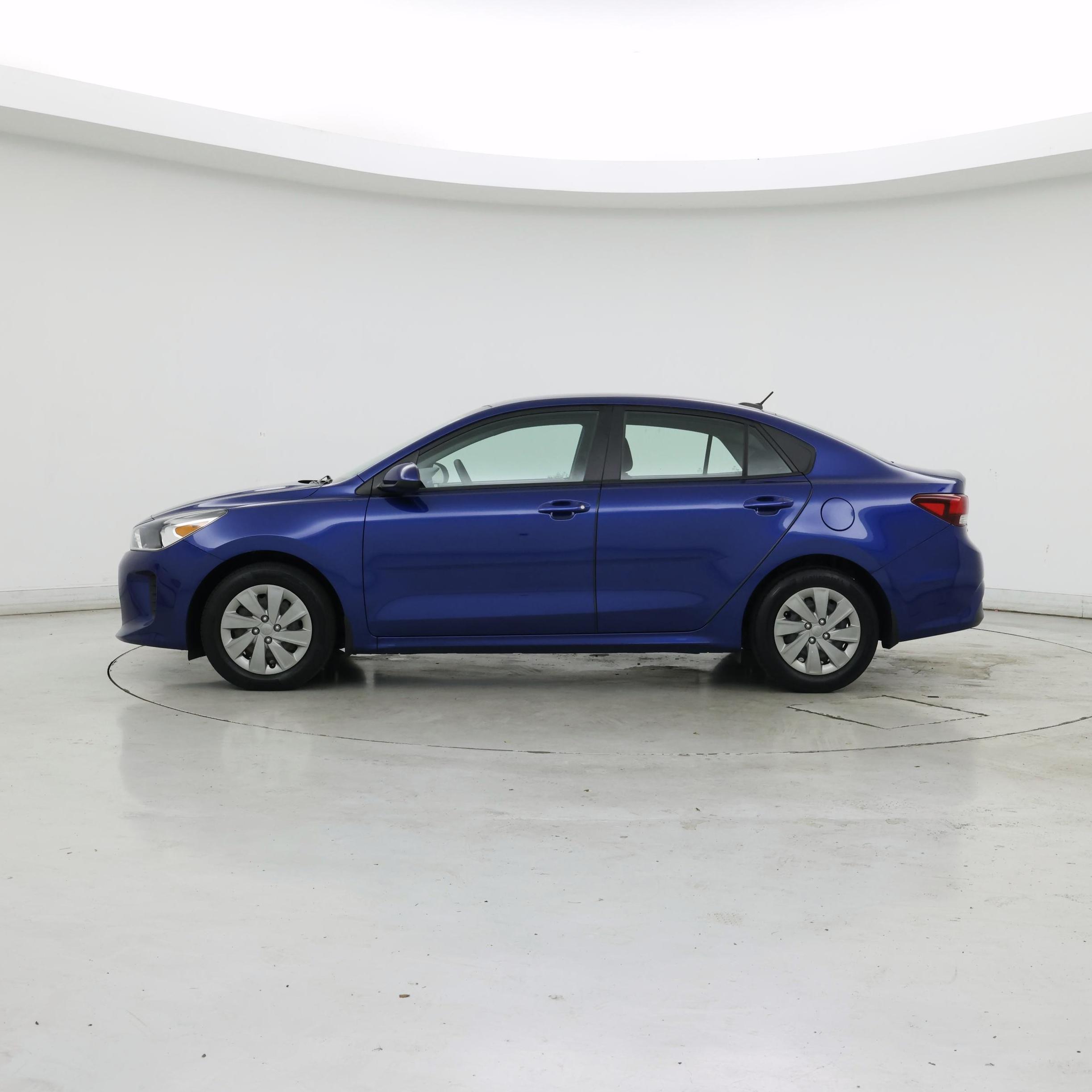 Thumbnail: 2020 Kia Rio - 3
