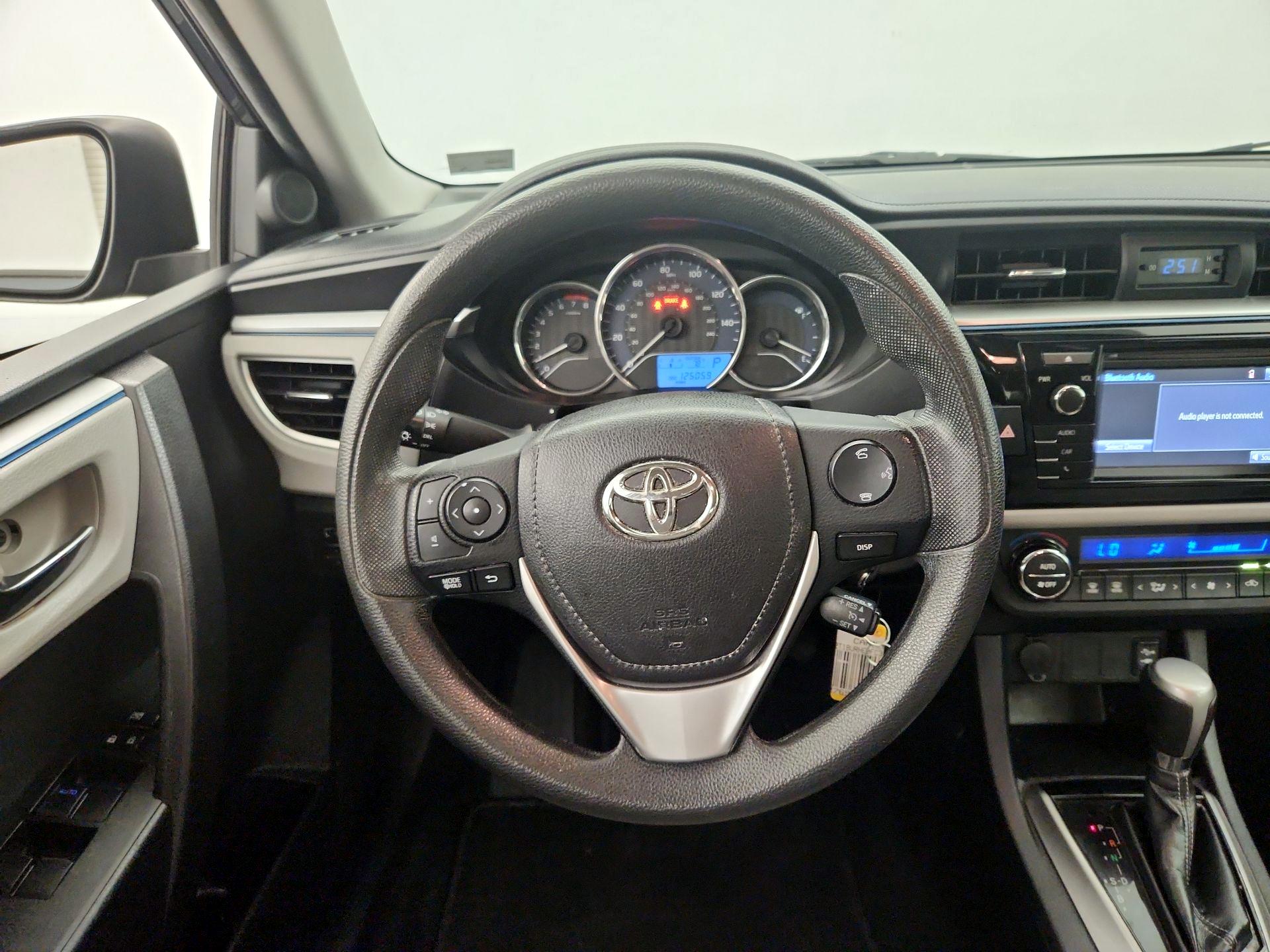 Thumbnail: 2015 Toyota Corolla - 10