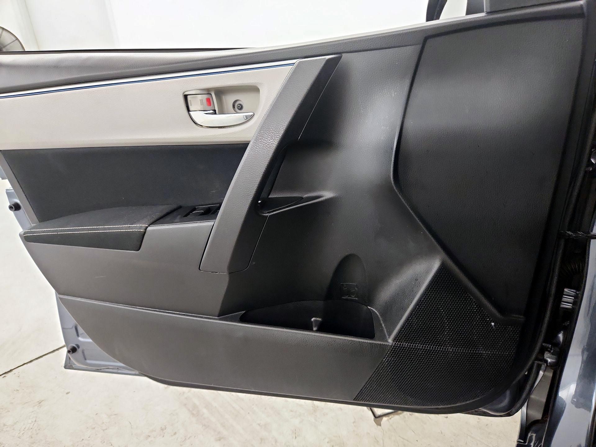 Thumbnail: 2015 Toyota Corolla - 12