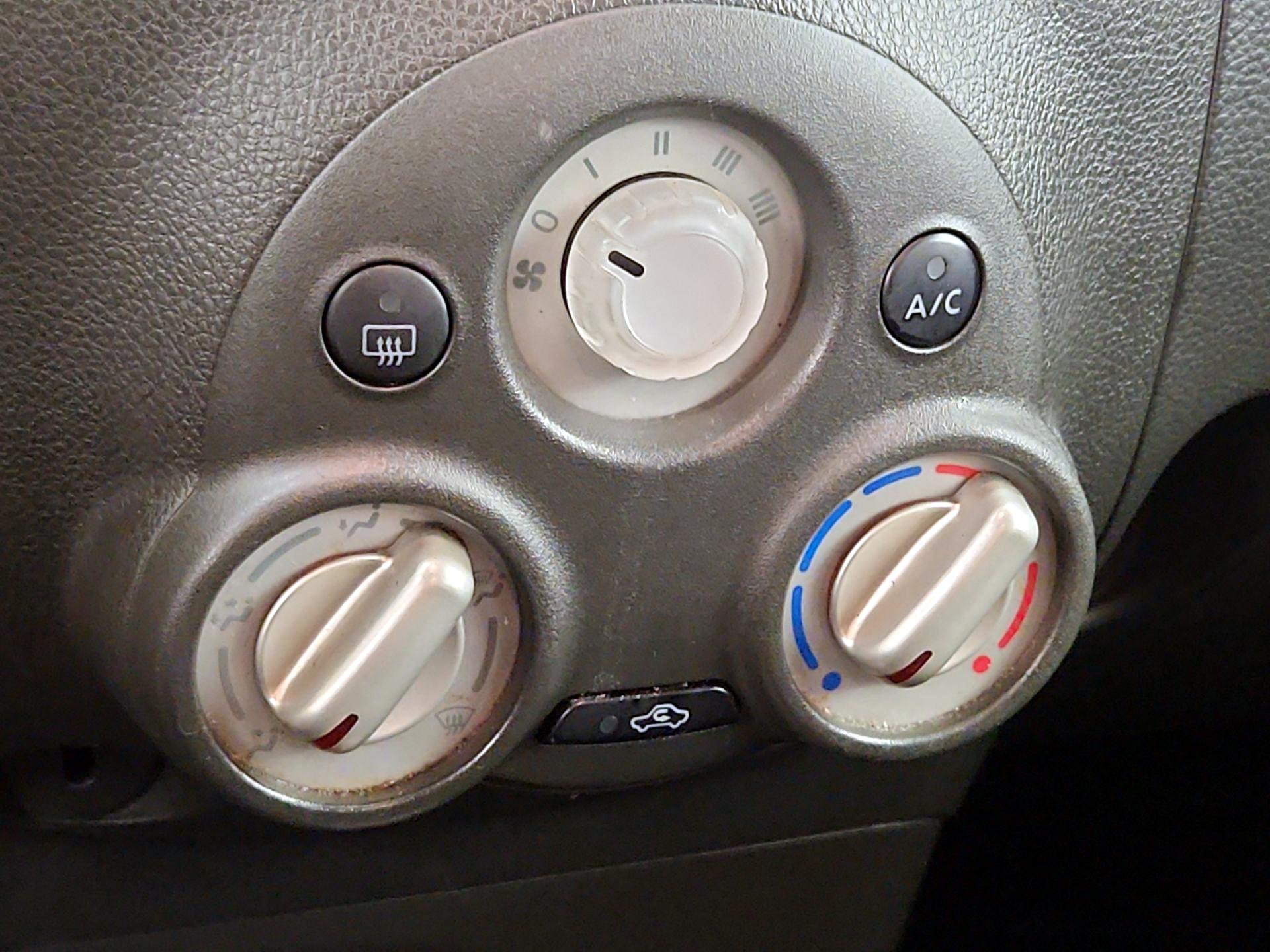 Thumbnail: 2013 Nissan Cube - 15