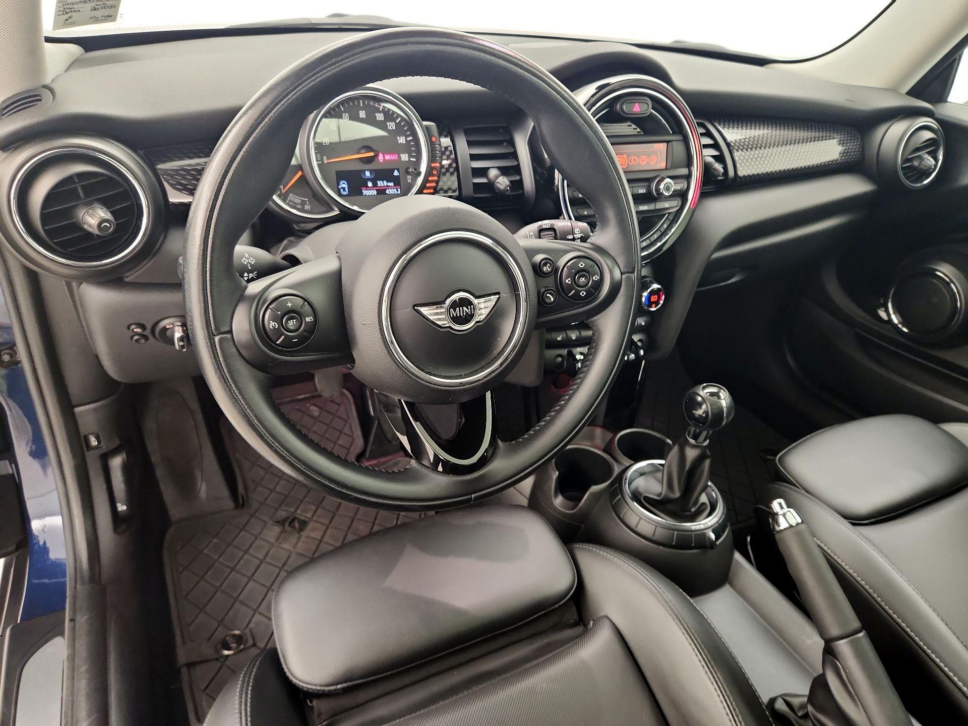Thumbnail: 2015 MINI Cooper Hardtop - 9