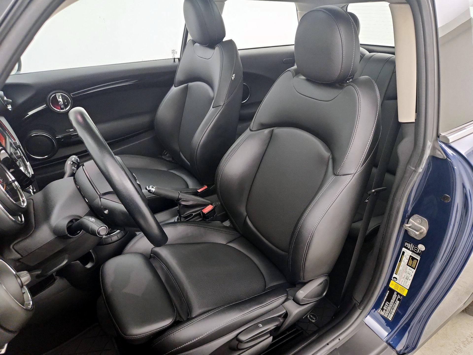 Thumbnail: 2015 MINI Cooper Hardtop - 11