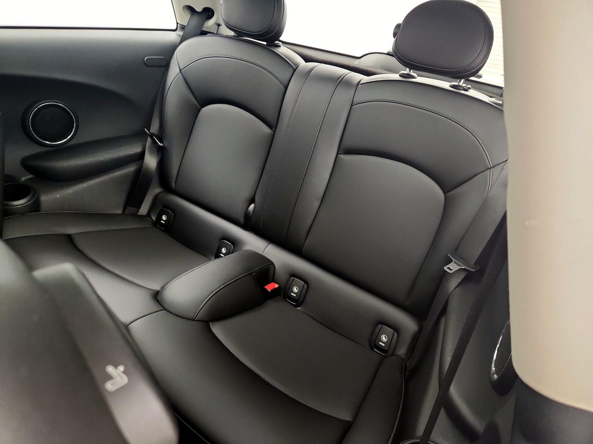 Thumbnail: 2015 MINI Cooper Hardtop - 19