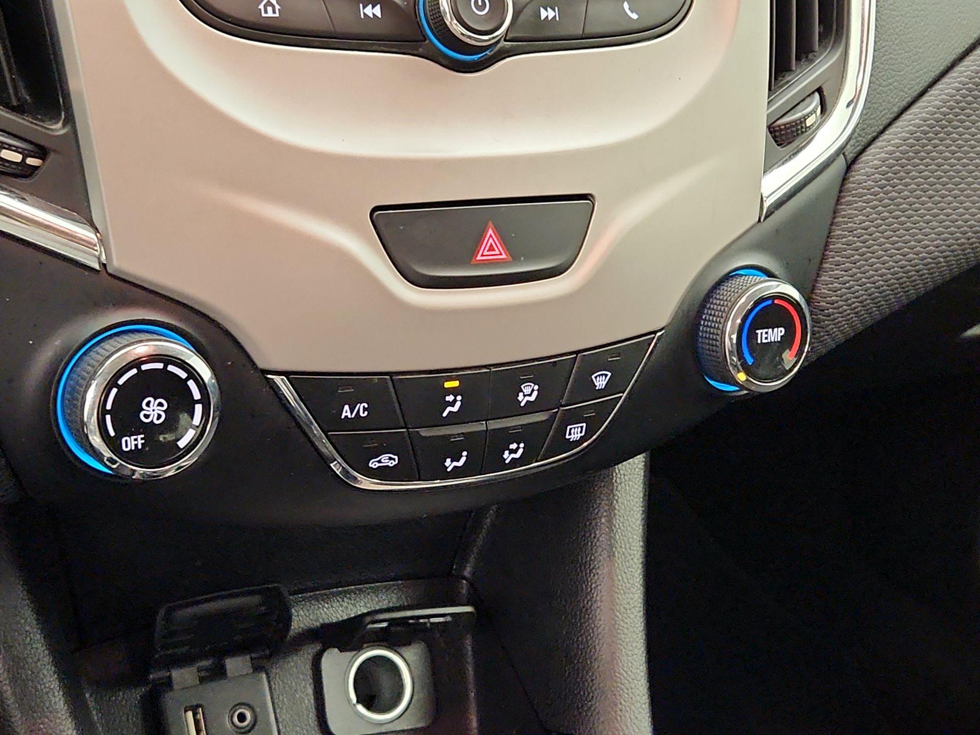 Thumbnail: 2018 Chevrolet Cruze - 16