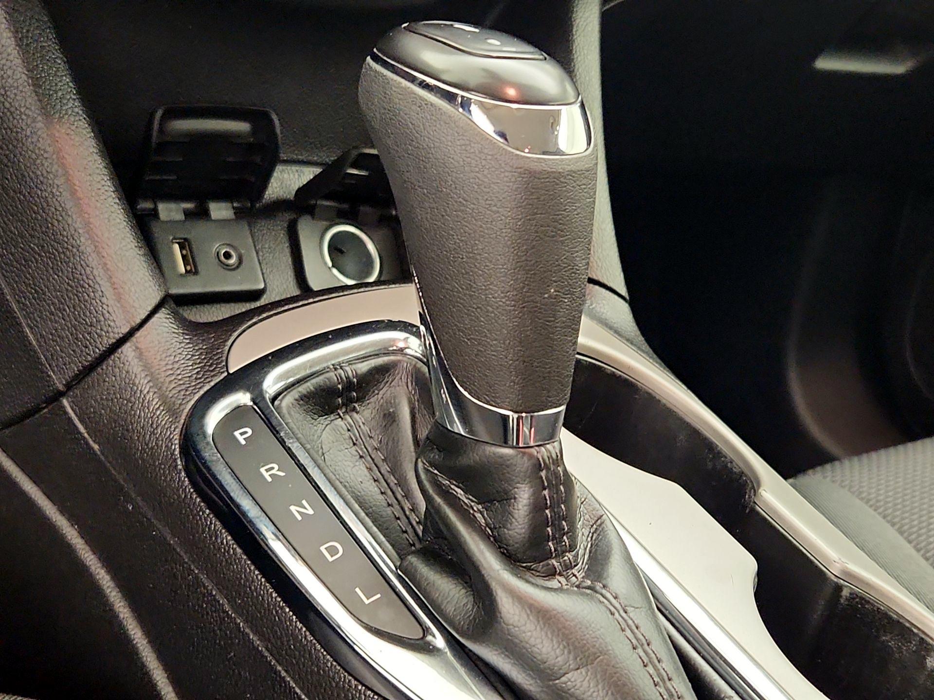 Thumbnail: 2018 Chevrolet Cruze - 17