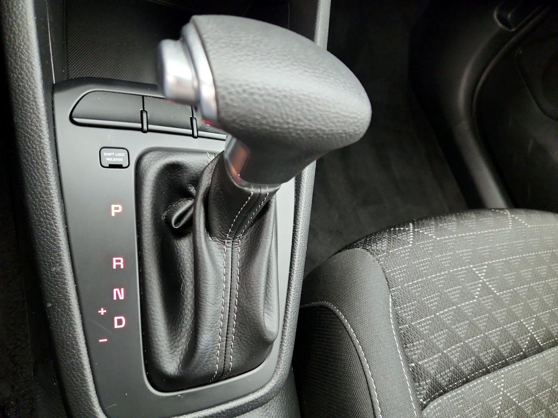 Thumbnail: 2021 Kia Rio - 17