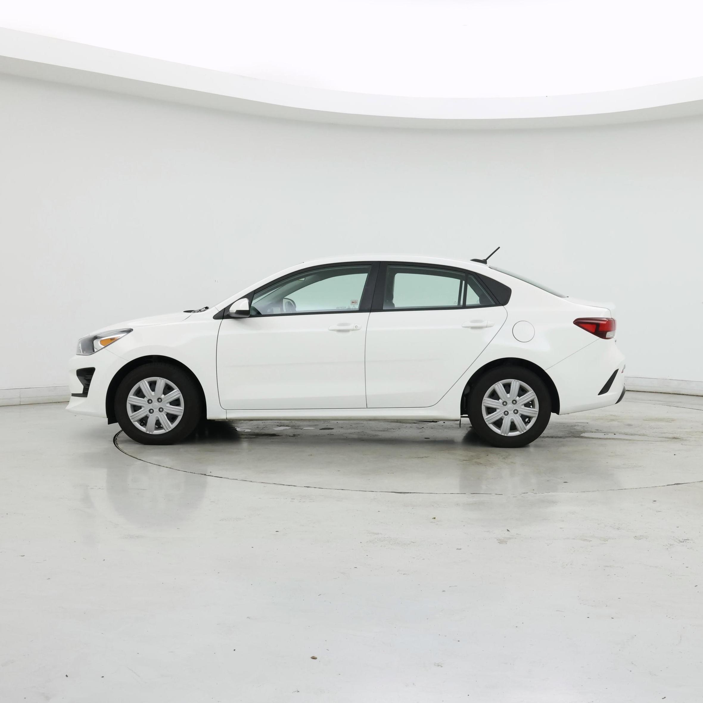 Thumbnail: 2021 Kia Rio - 3