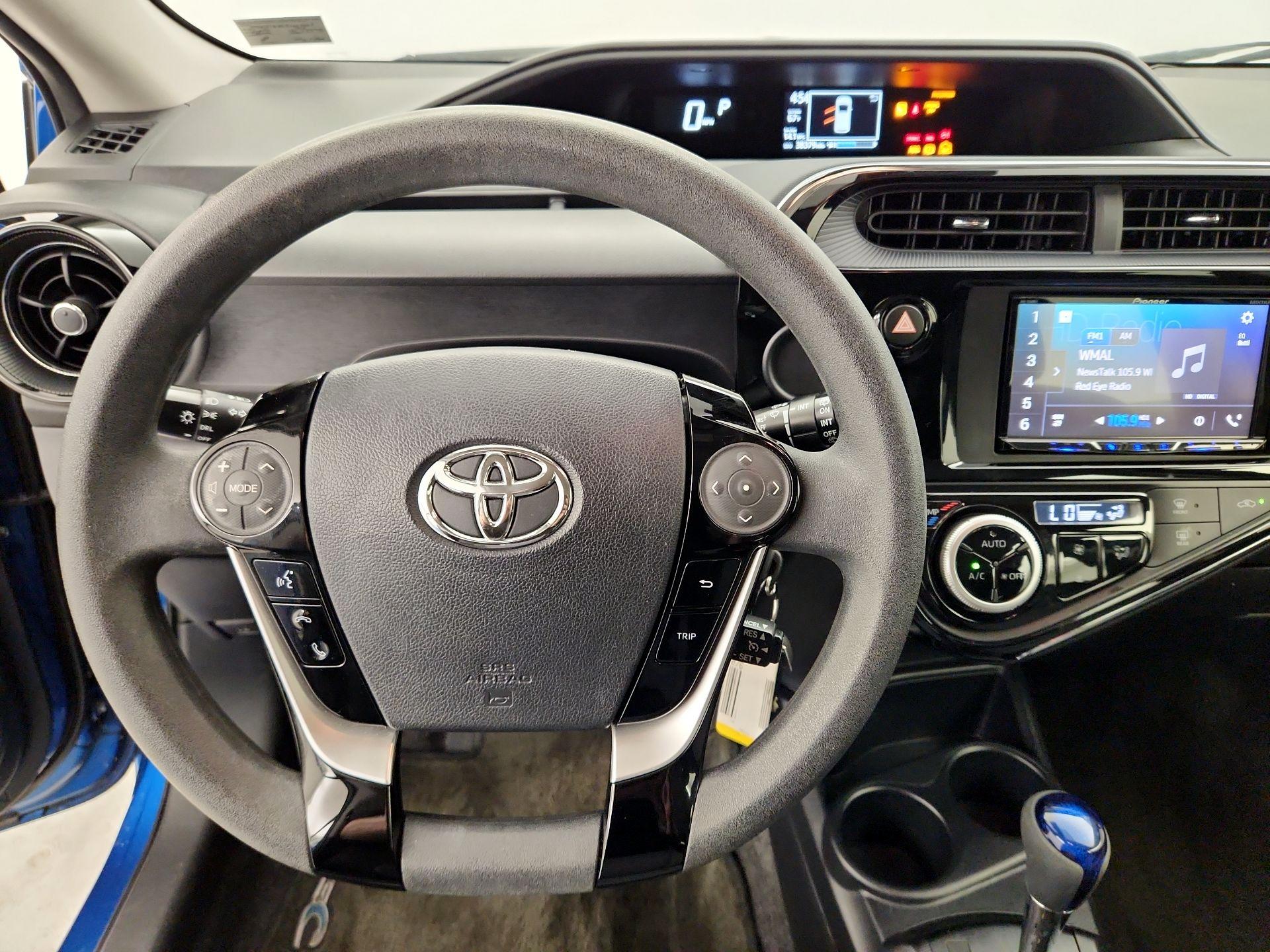 Thumbnail: 2018 Toyota Prius c - 10