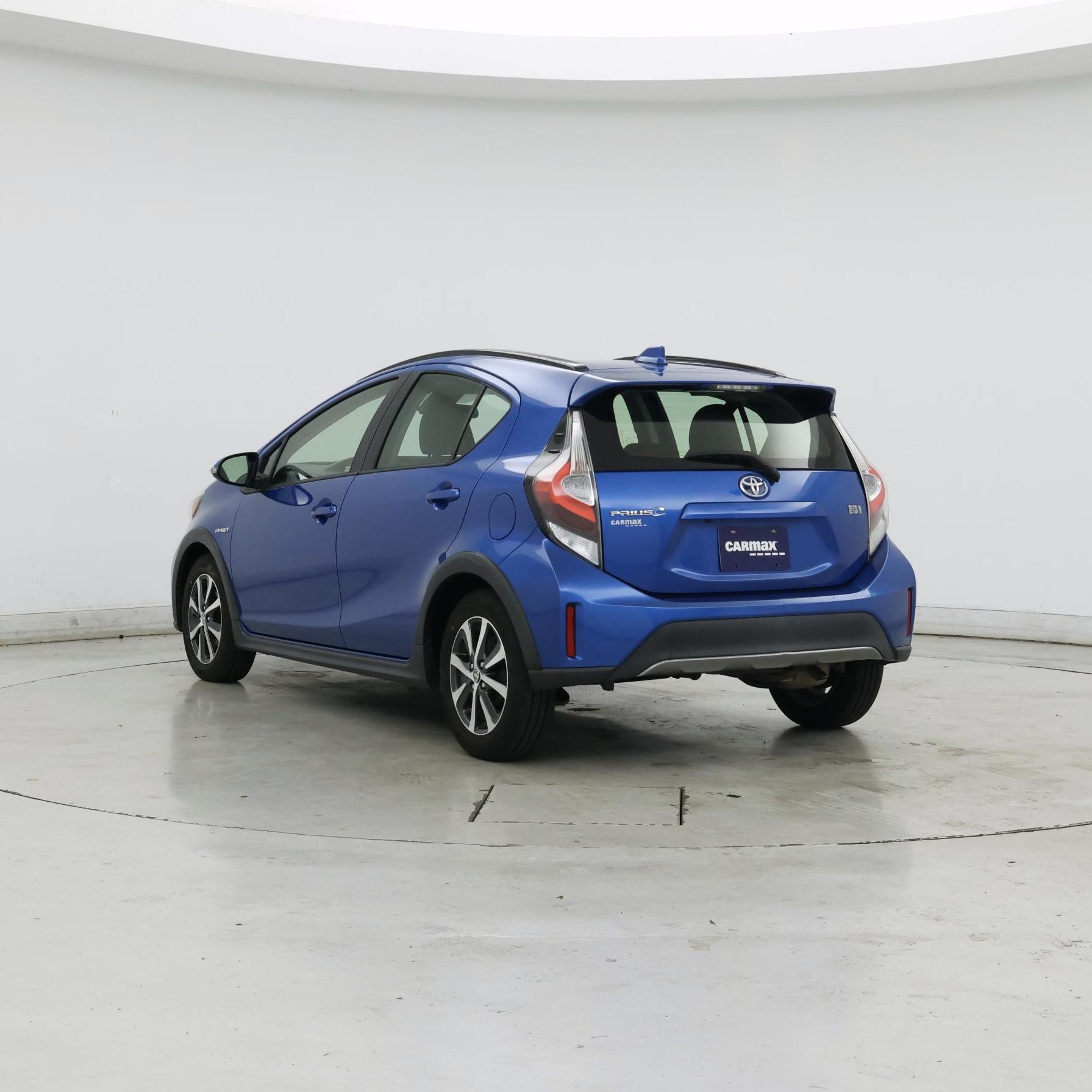 Thumbnail: 2018 Toyota Prius c - 2