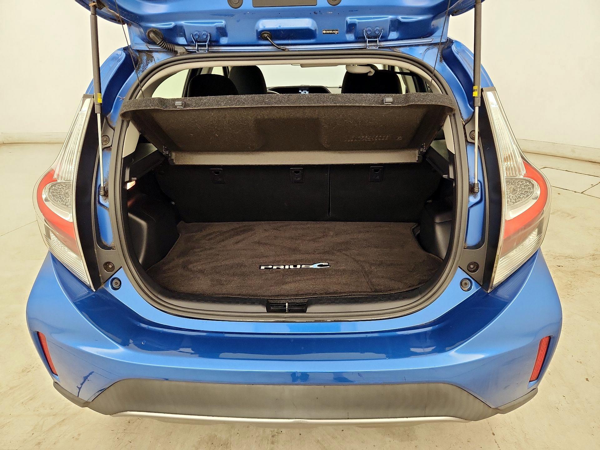 Thumbnail: 2018 Toyota Prius c - 20