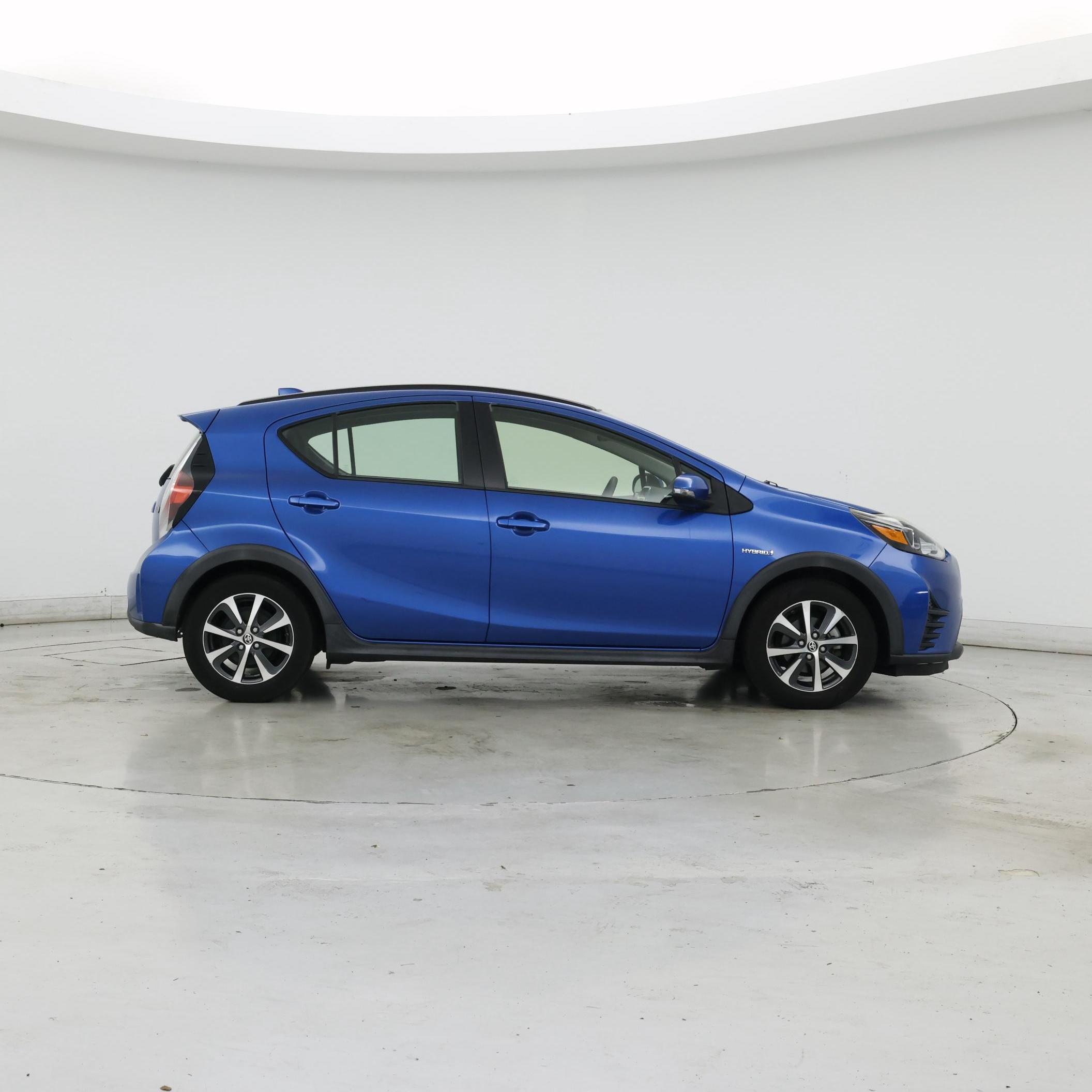 Thumbnail: 2018 Toyota Prius c - 7