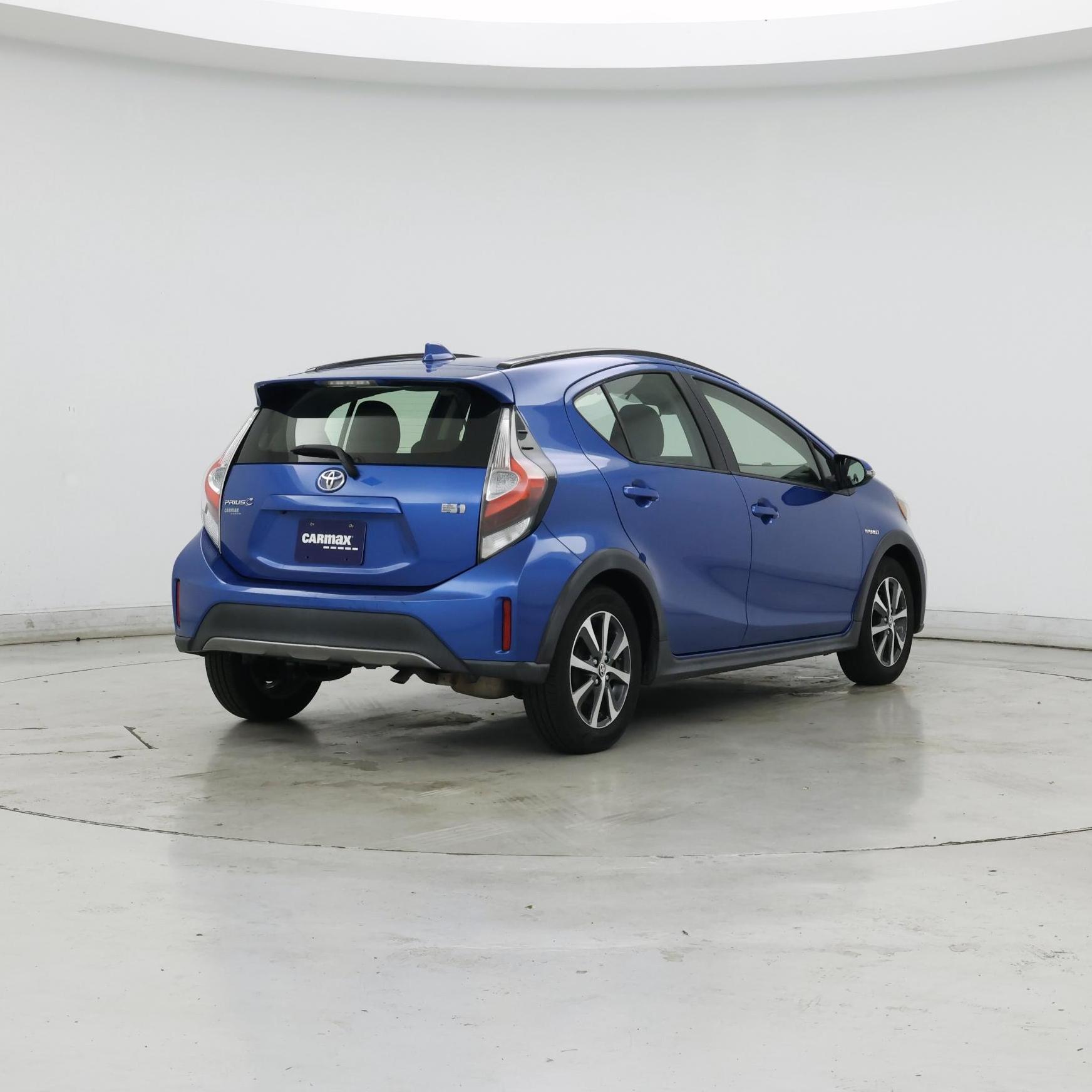 Thumbnail: 2018 Toyota Prius c - 8
