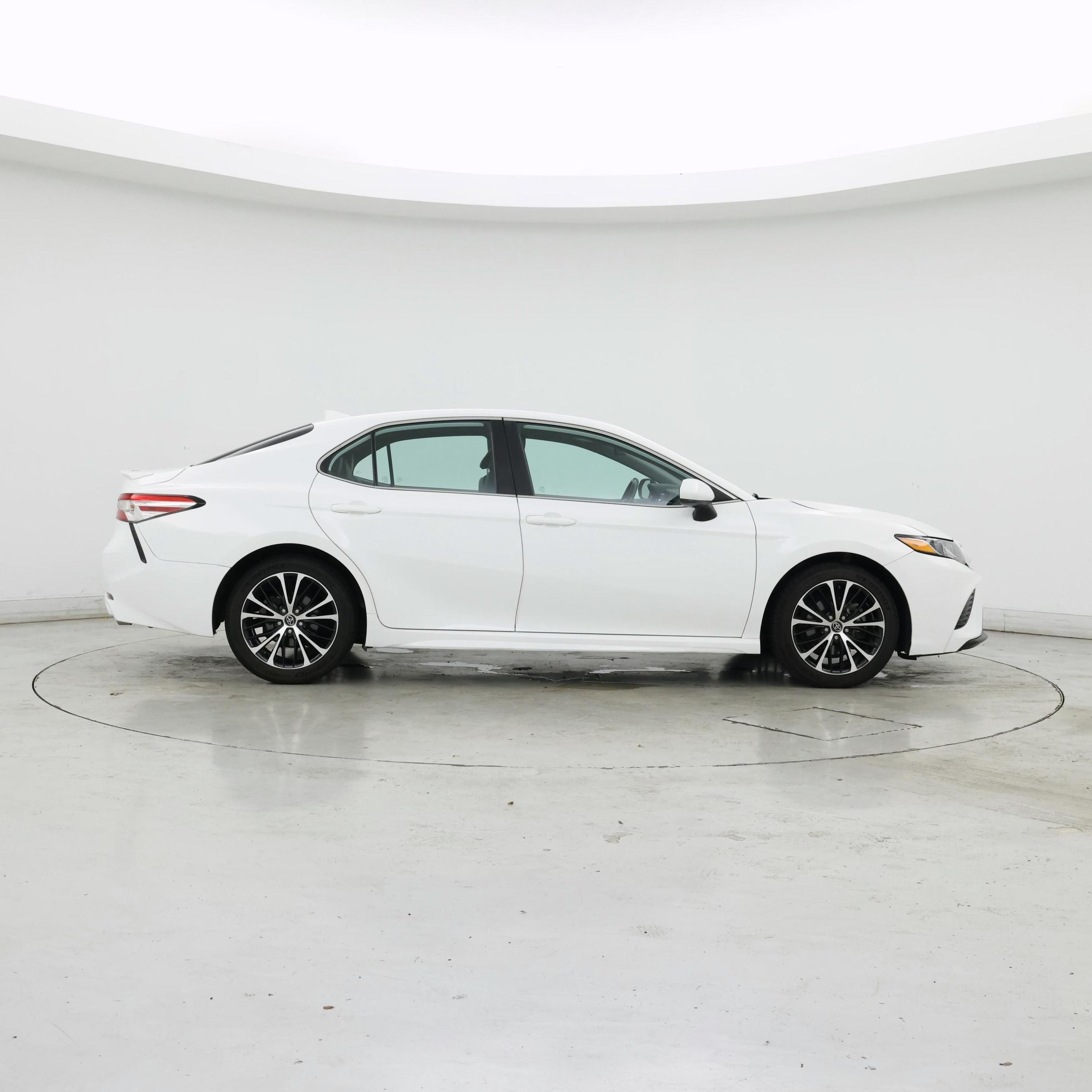 Thumbnail: 2020 Toyota Camry - 7