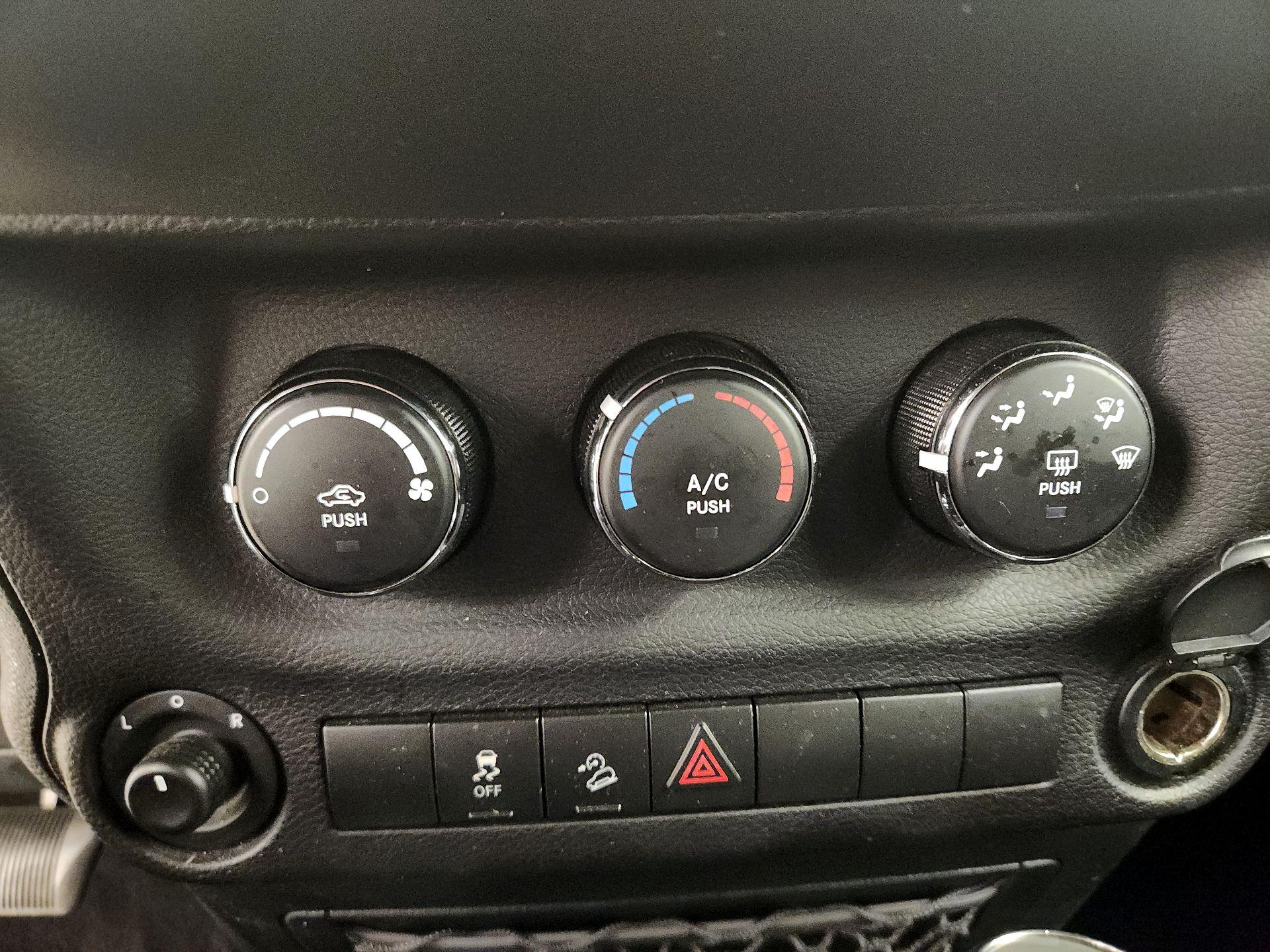 Thumbnail: 2018 Jeep Wrangler - 14