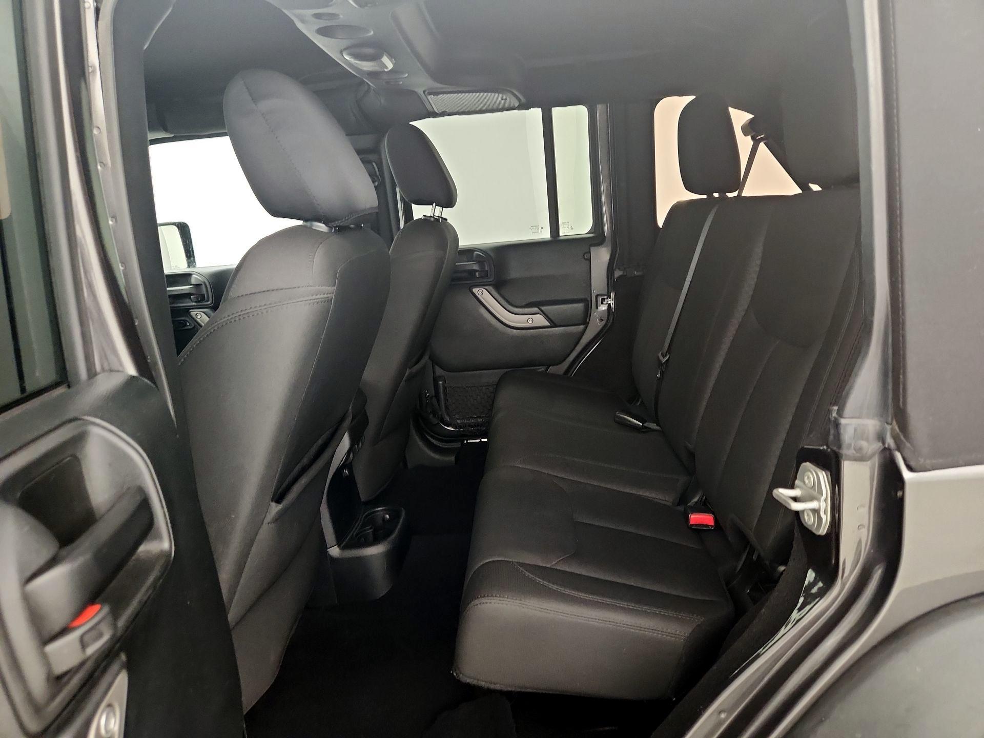 Thumbnail: 2018 Jeep Wrangler - 17