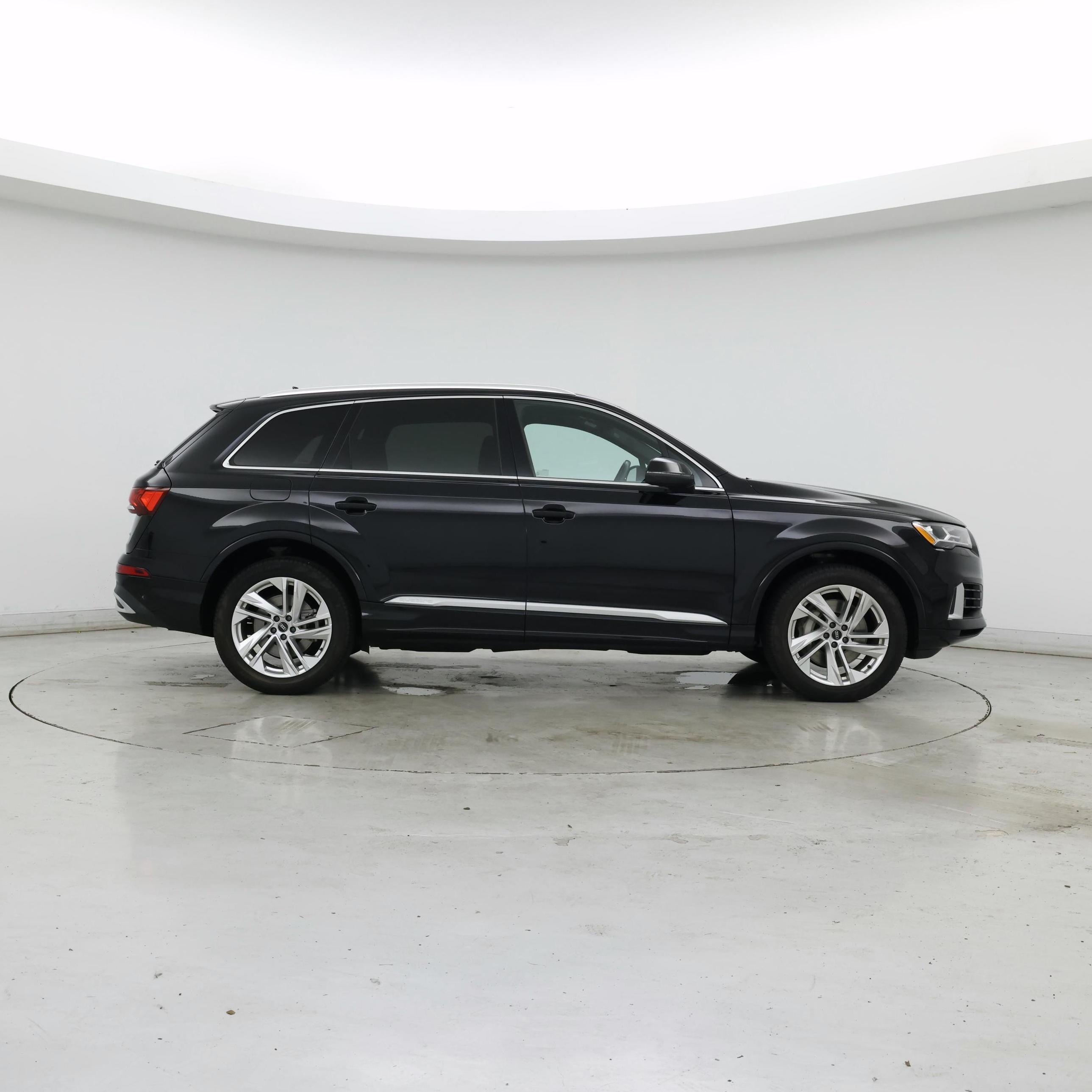 Thumbnail: 2021 Audi Q7 - 7