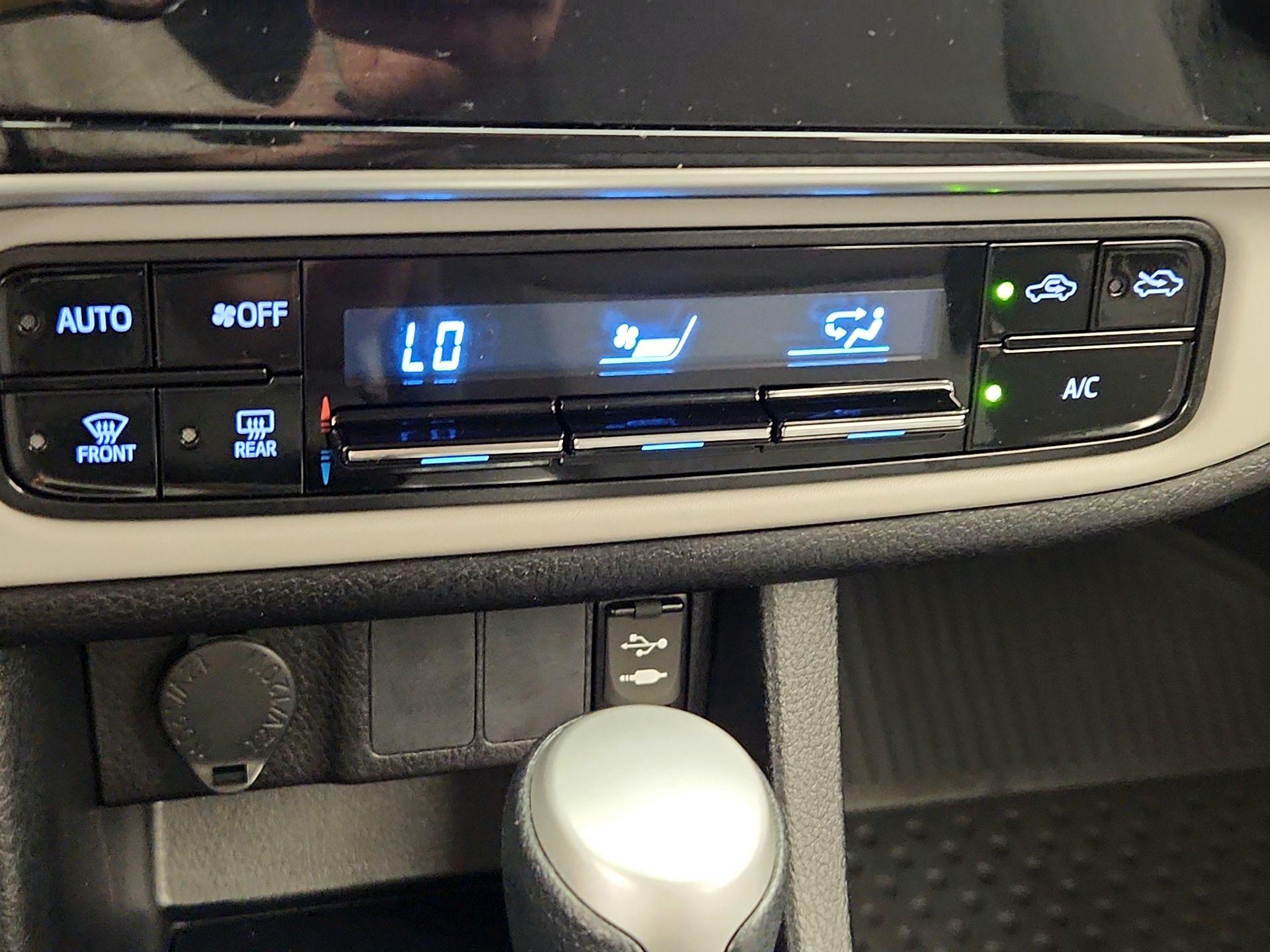 Thumbnail: 2019 Toyota Corolla - 16