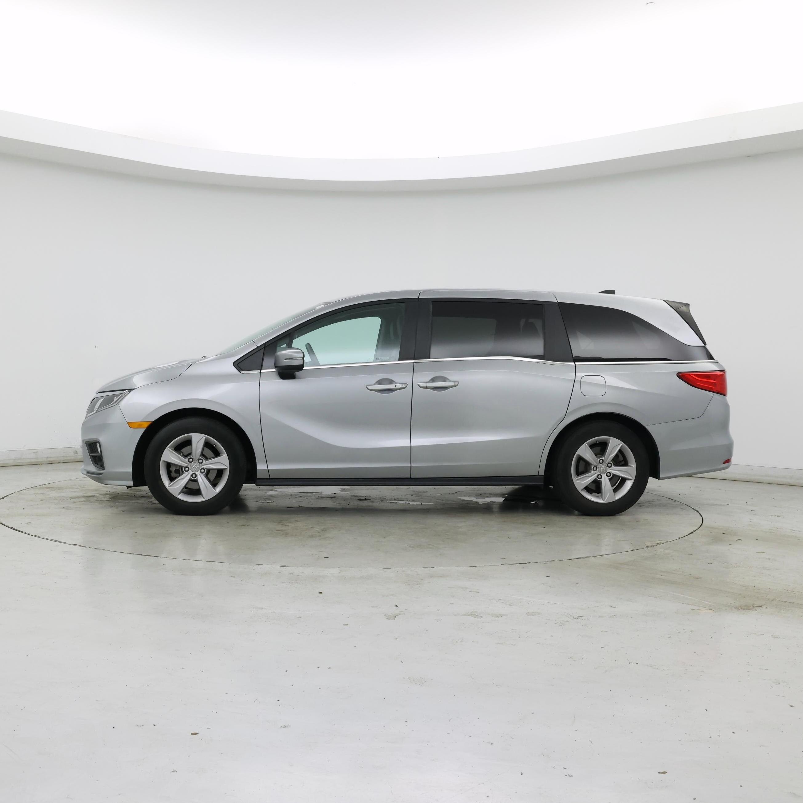 Thumbnail: 2019 Honda Odyssey - 3
