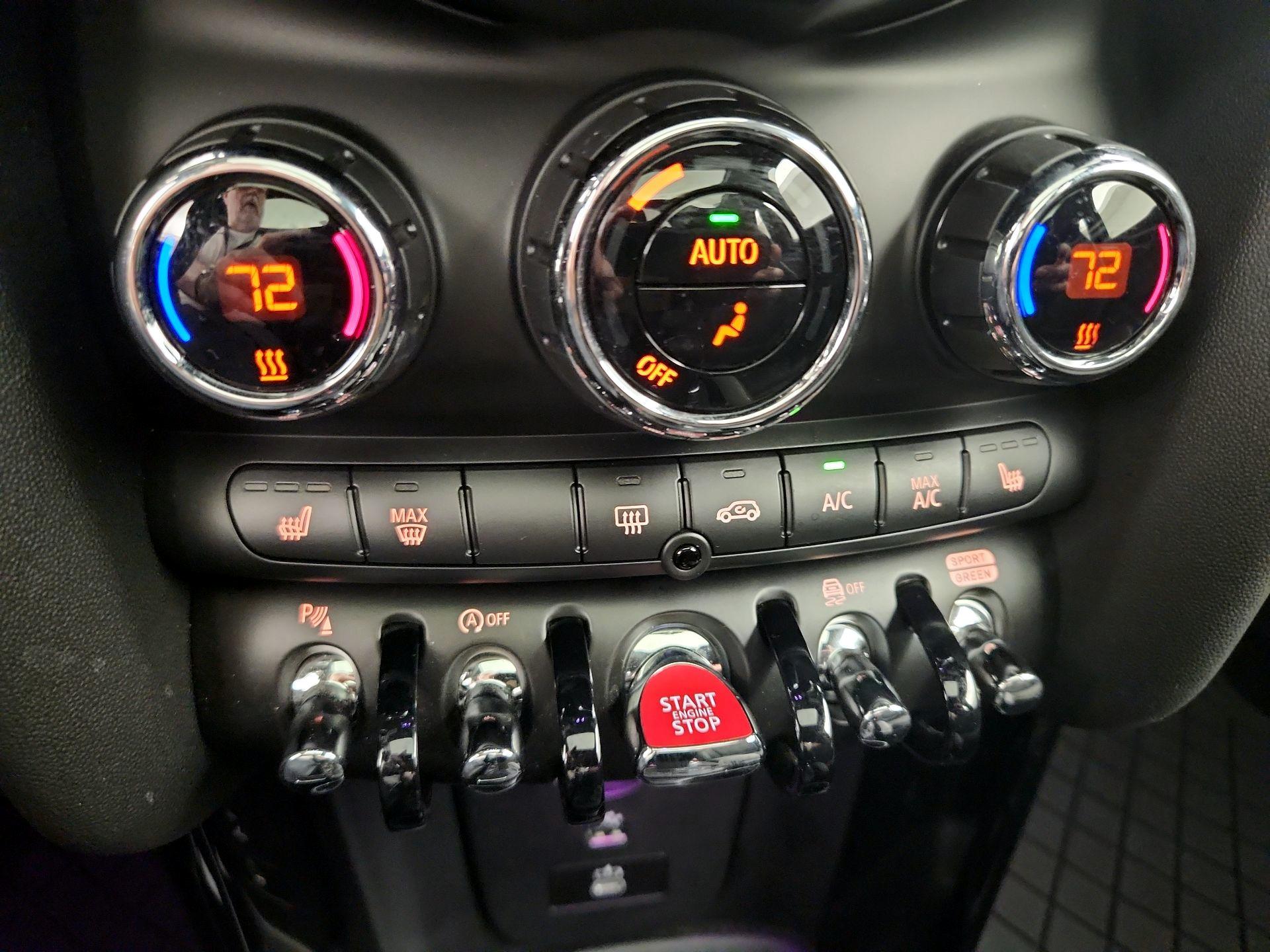 Thumbnail: 2023 MINI Cooper Hardtop - 17