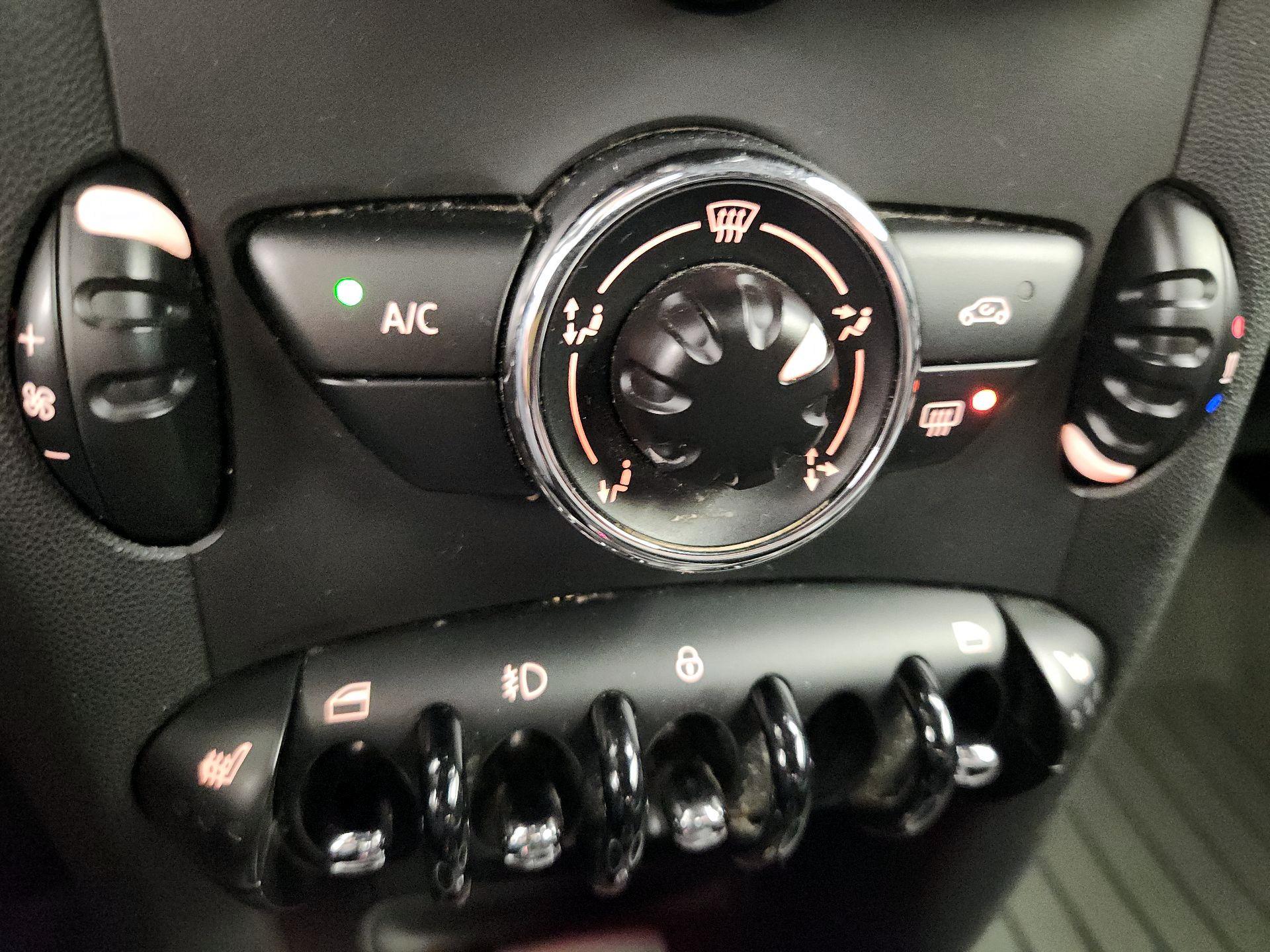 Thumbnail: 2014 MINI Cooper Roadster - 17