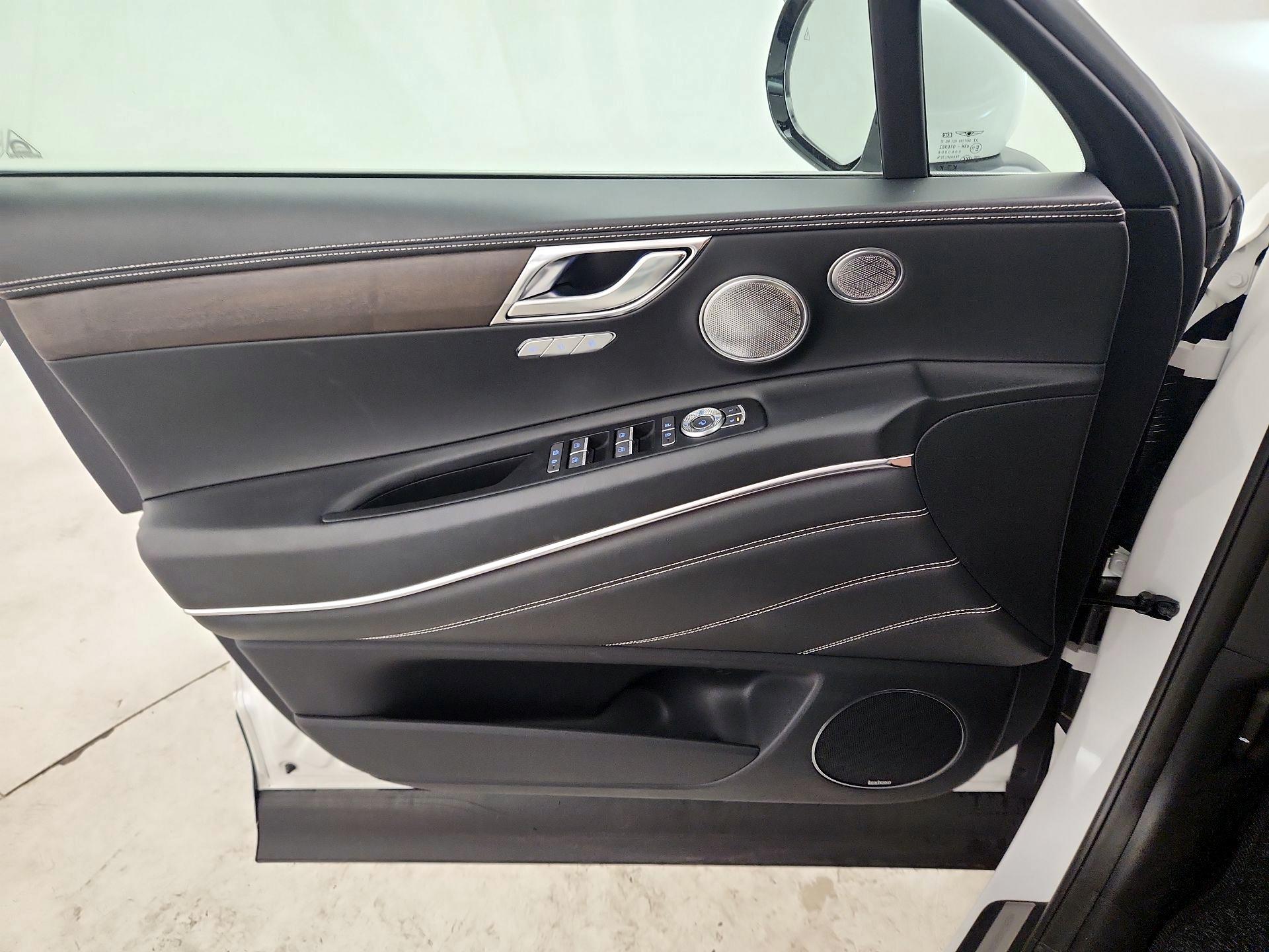 Thumbnail: 2023 Genesis GV80 - 12