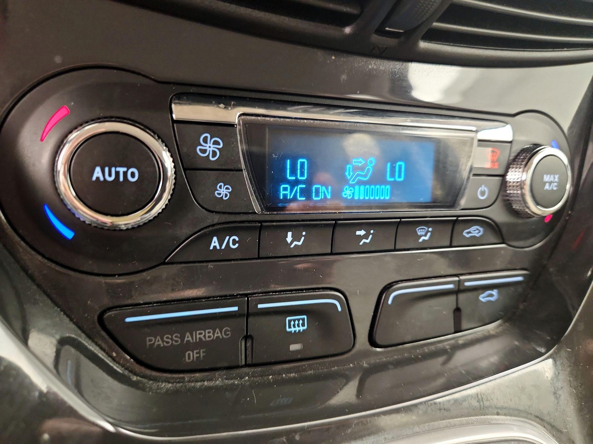 Thumbnail: 2014 Ford Escape - 17