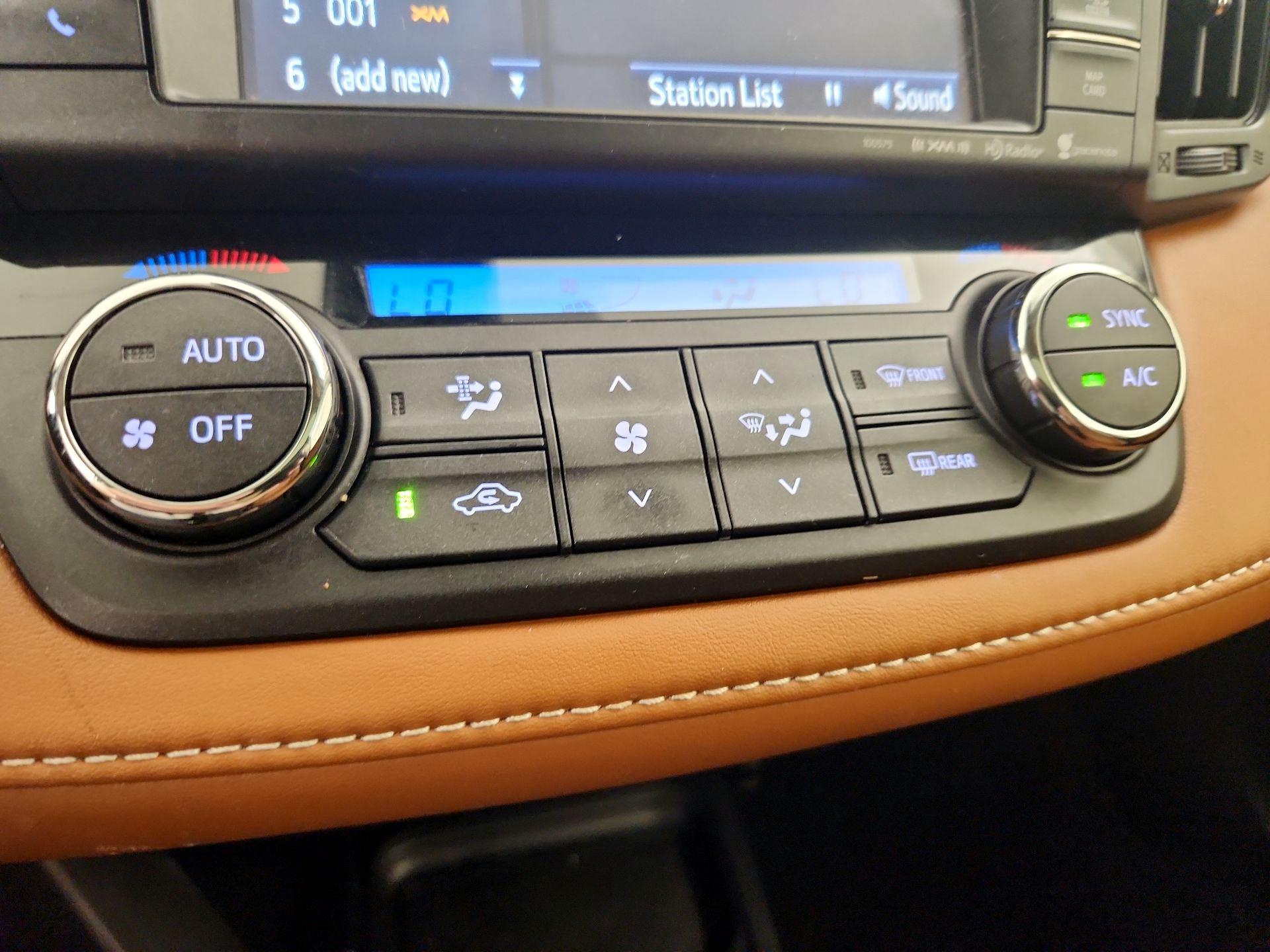 Thumbnail: 2018 Toyota RAV4 - 17