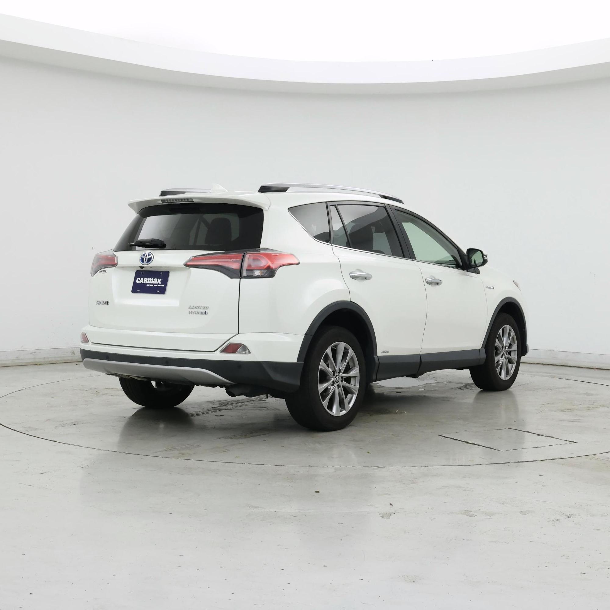 Thumbnail: 2018 Toyota RAV4 - 8