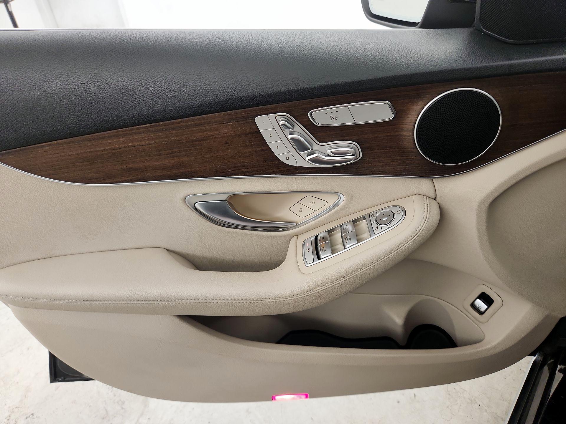 Thumbnail: 2021 Mercedes-Benz C-Class - 12