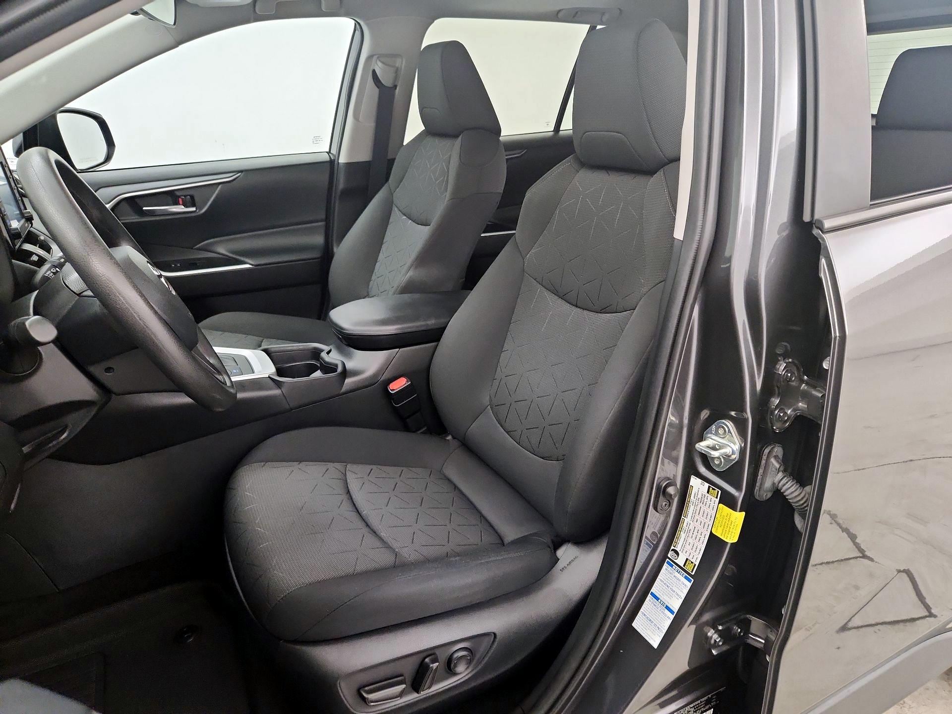 Thumbnail: 2021 Toyota RAV4 - 11