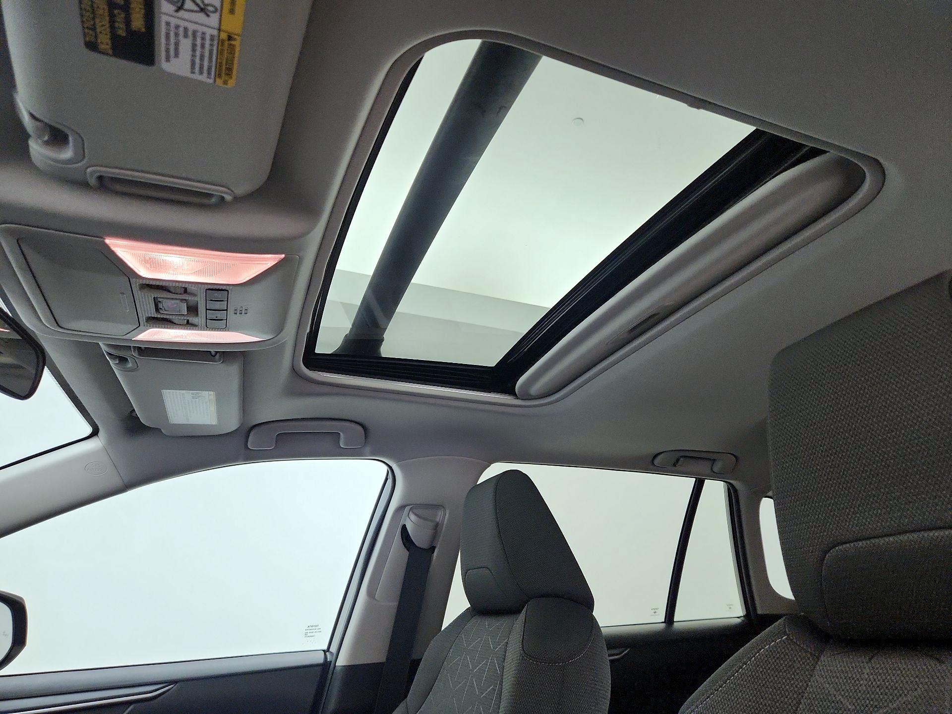 Thumbnail: 2021 Toyota RAV4 - 19