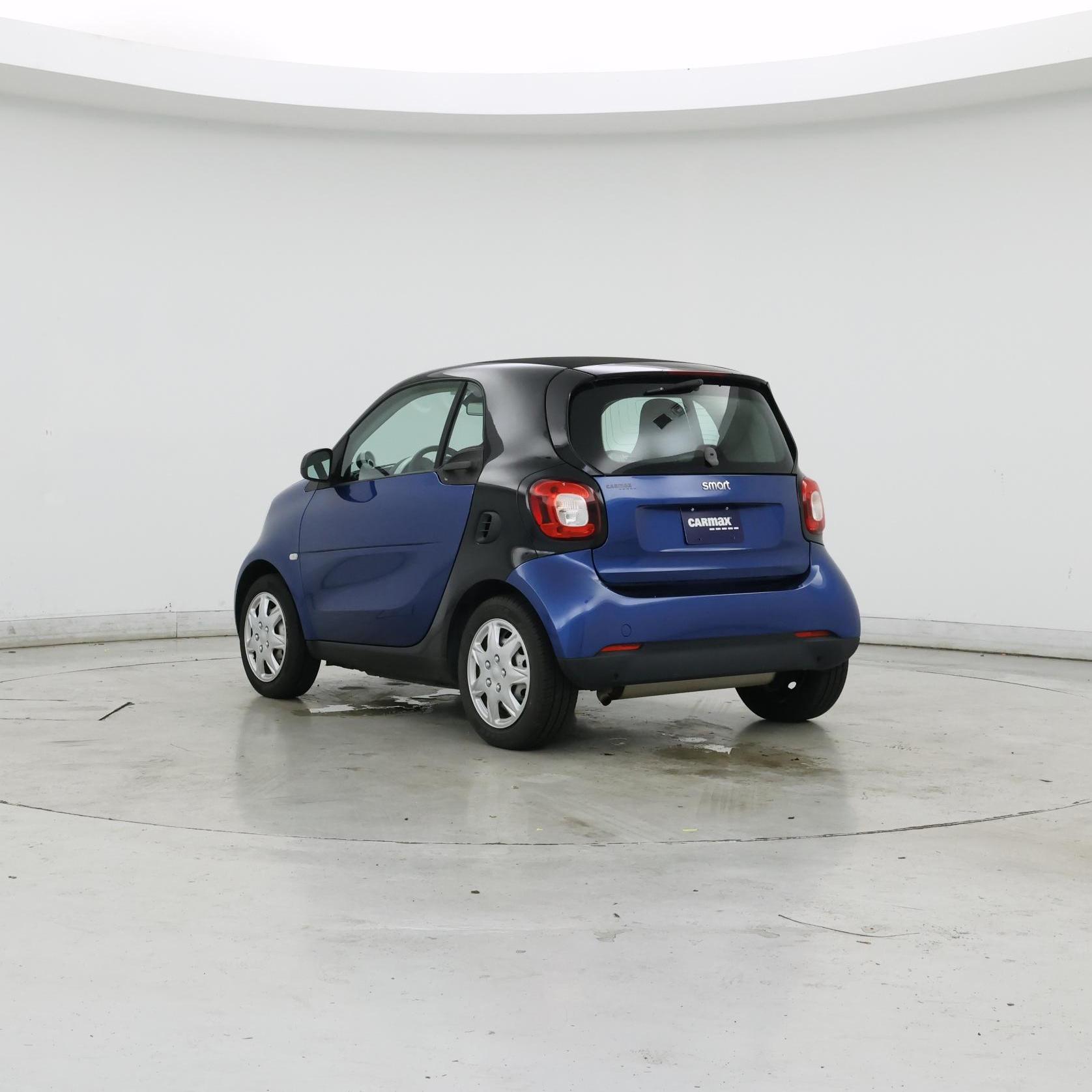 Thumbnail: 2017 smart fortwo - 2