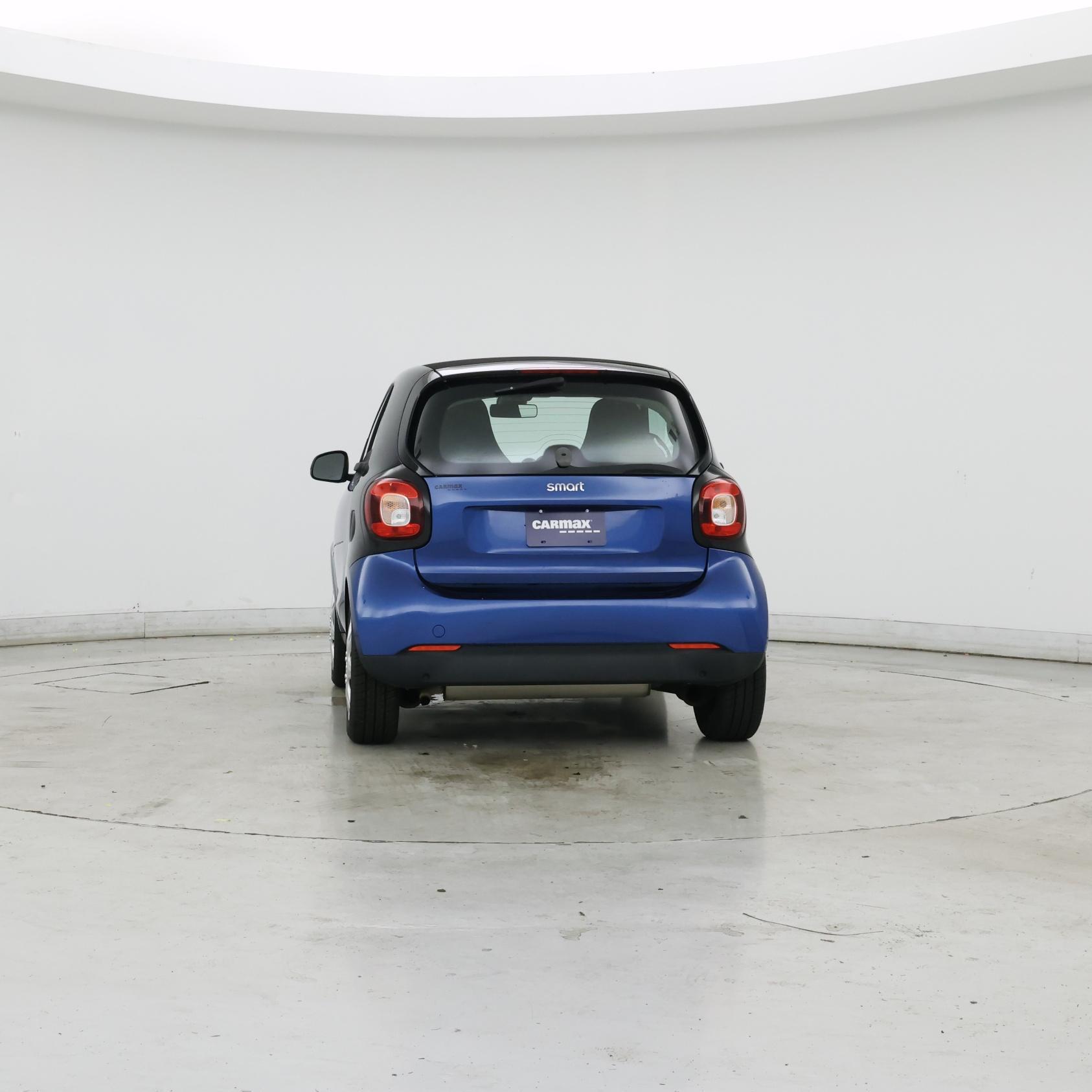Thumbnail: 2017 smart fortwo - 6