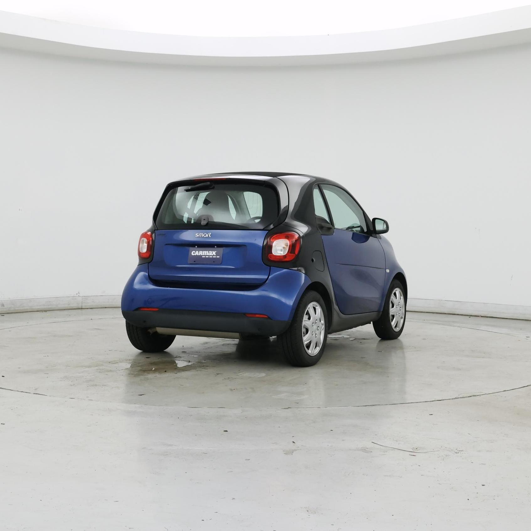Thumbnail: 2017 smart fortwo - 8