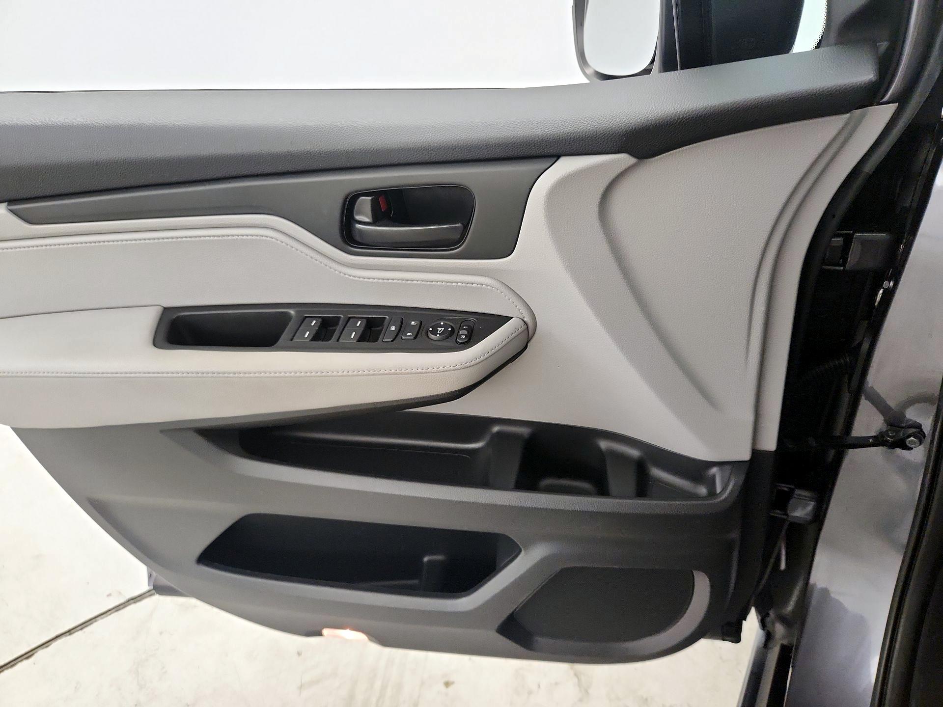 Thumbnail: 2019 Honda Odyssey - 12