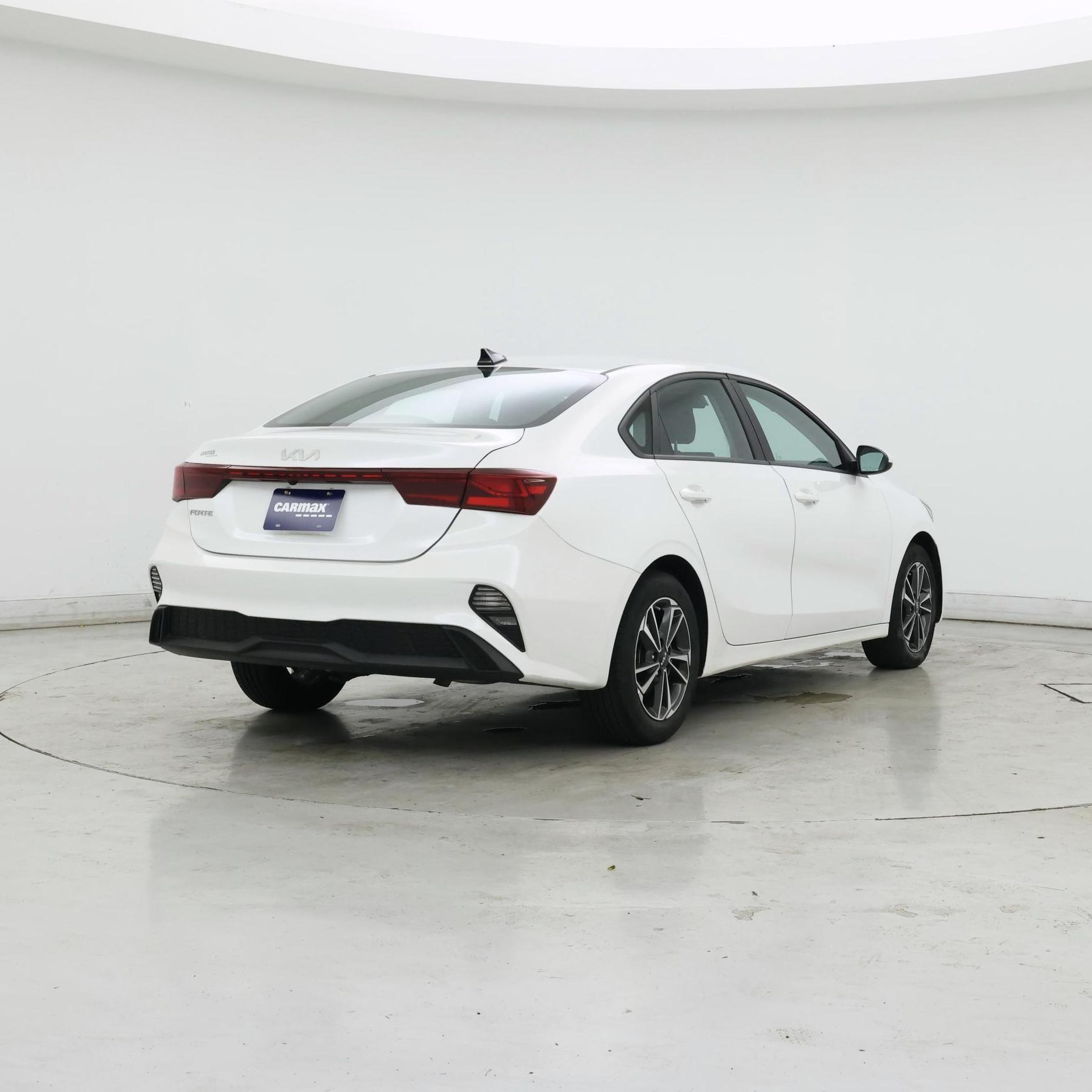 Thumbnail: 2024 Kia Forte - 8
