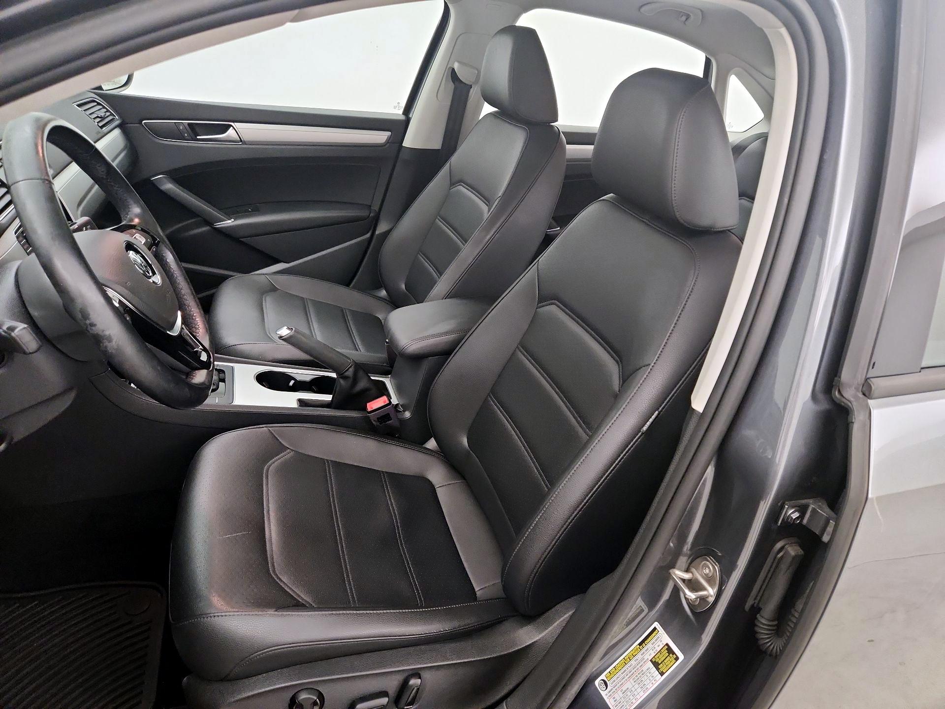 Thumbnail: 2019 Volkswagen Passat - 11