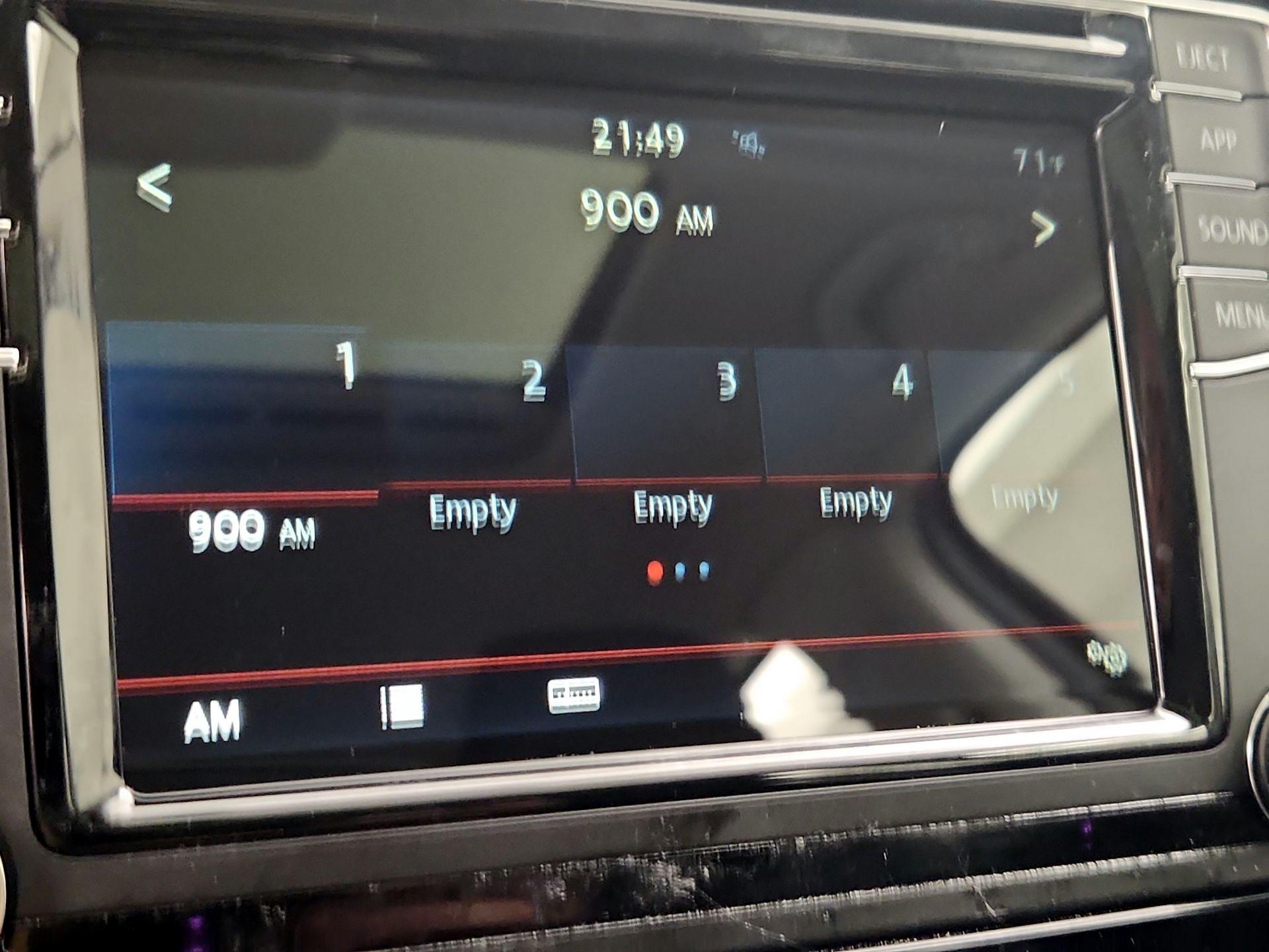 Thumbnail: 2019 Volkswagen Passat - 15