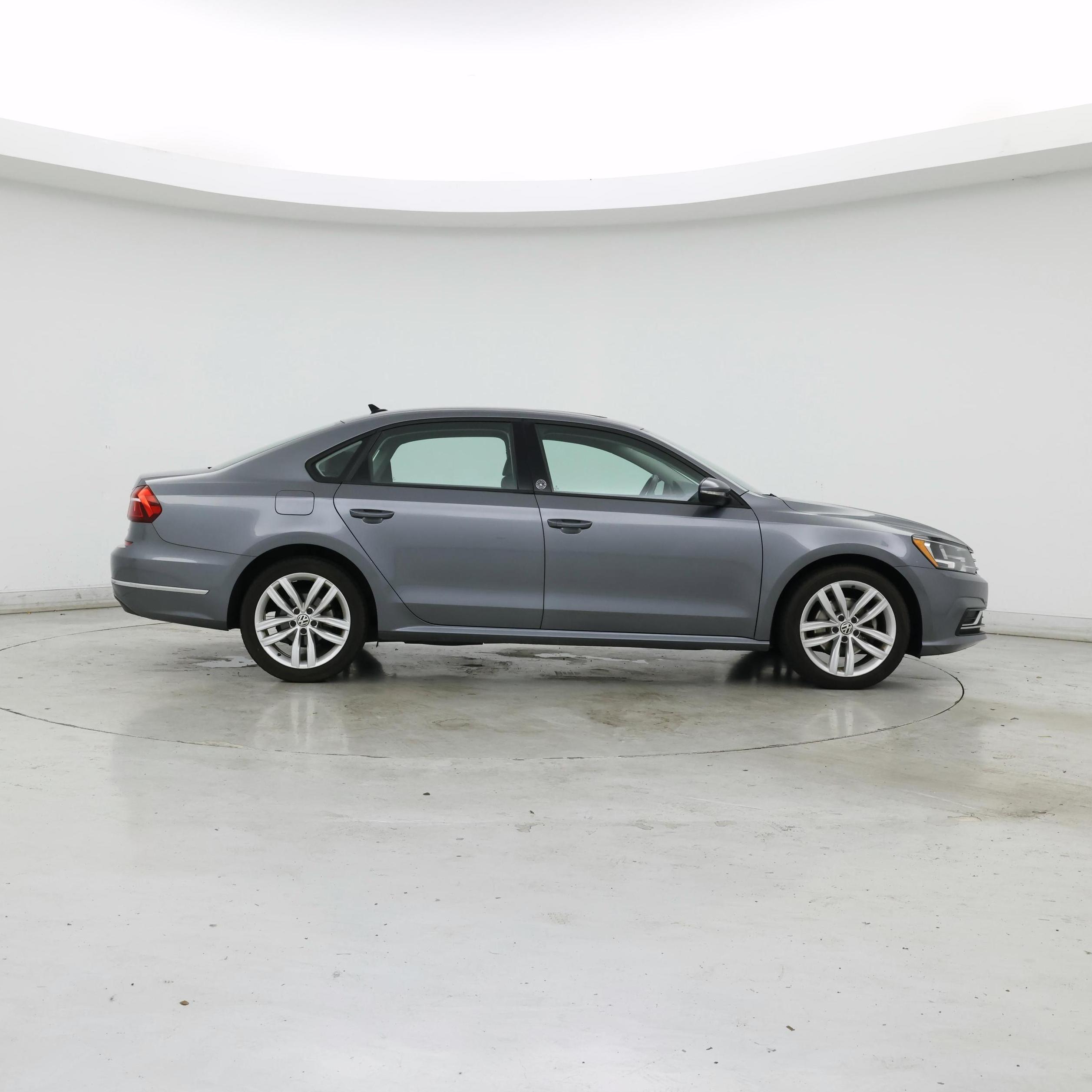 Thumbnail: 2019 Volkswagen Passat - 7