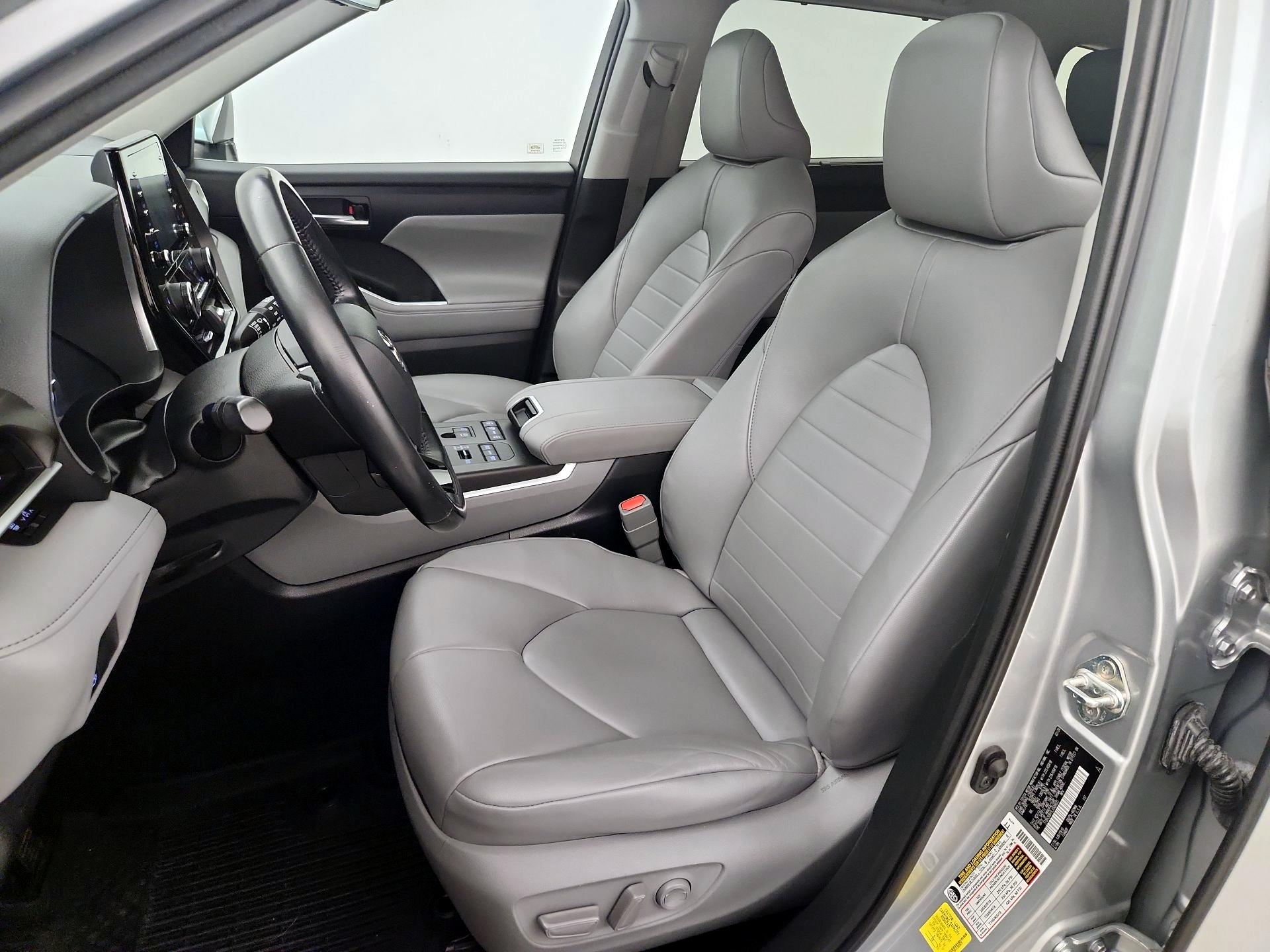 Thumbnail: 2020 Toyota Highlander - 11