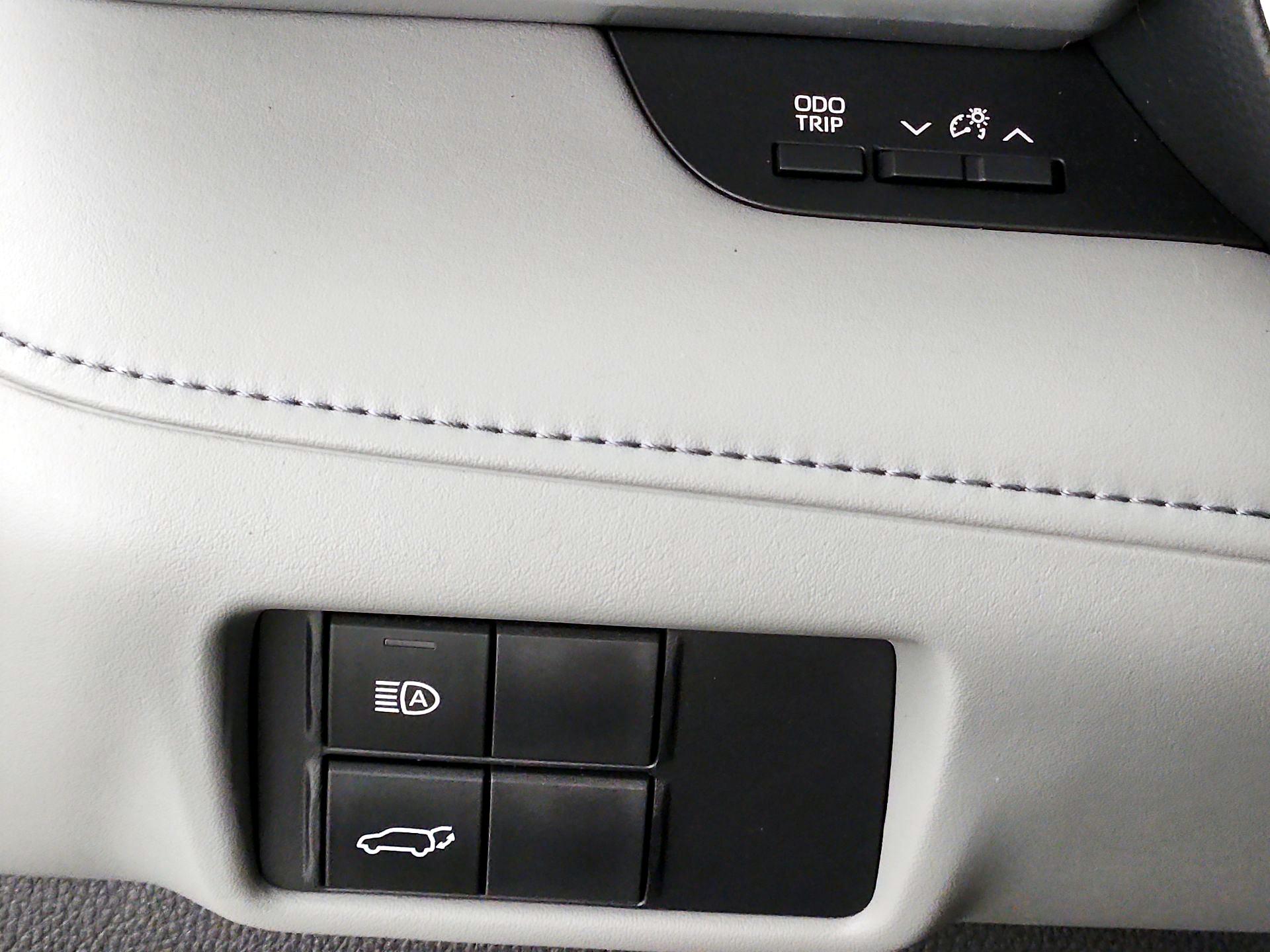 Thumbnail: 2020 Toyota Highlander - 13