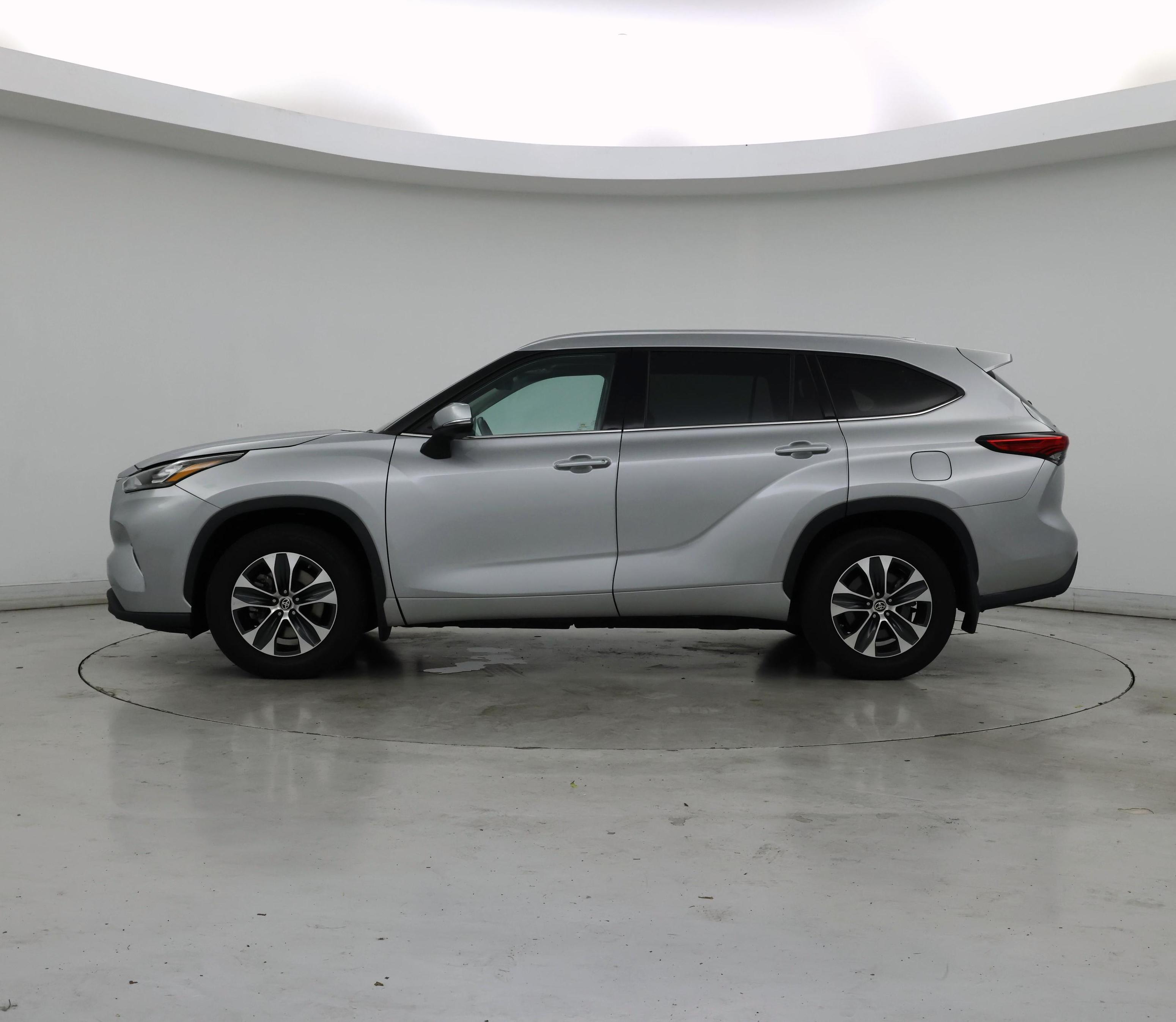 Thumbnail: 2020 Toyota Highlander - 3