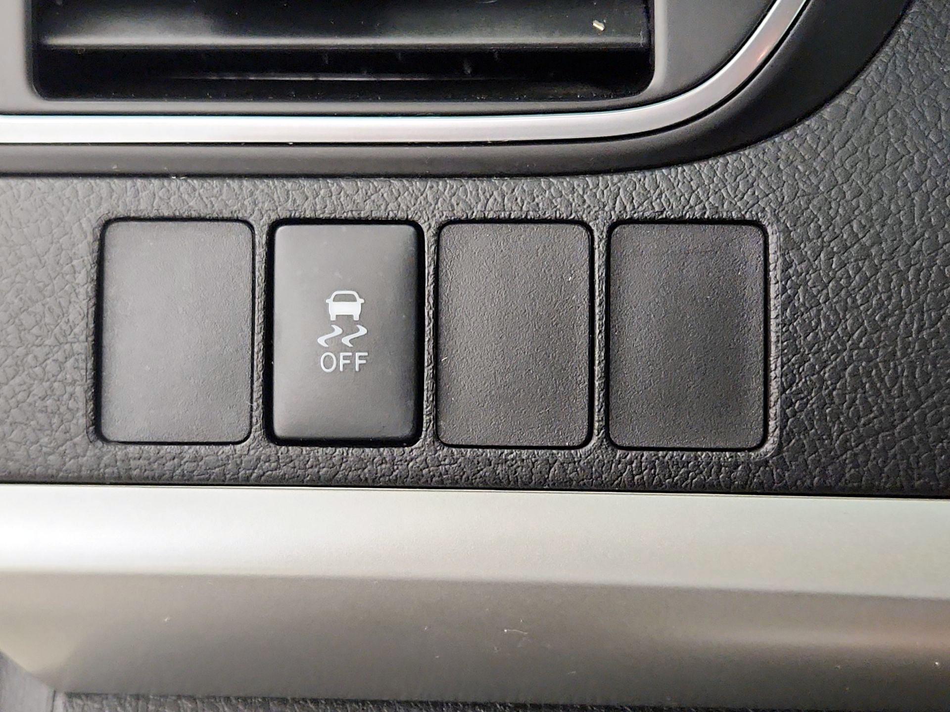Thumbnail: 2015 Toyota Camry - 13