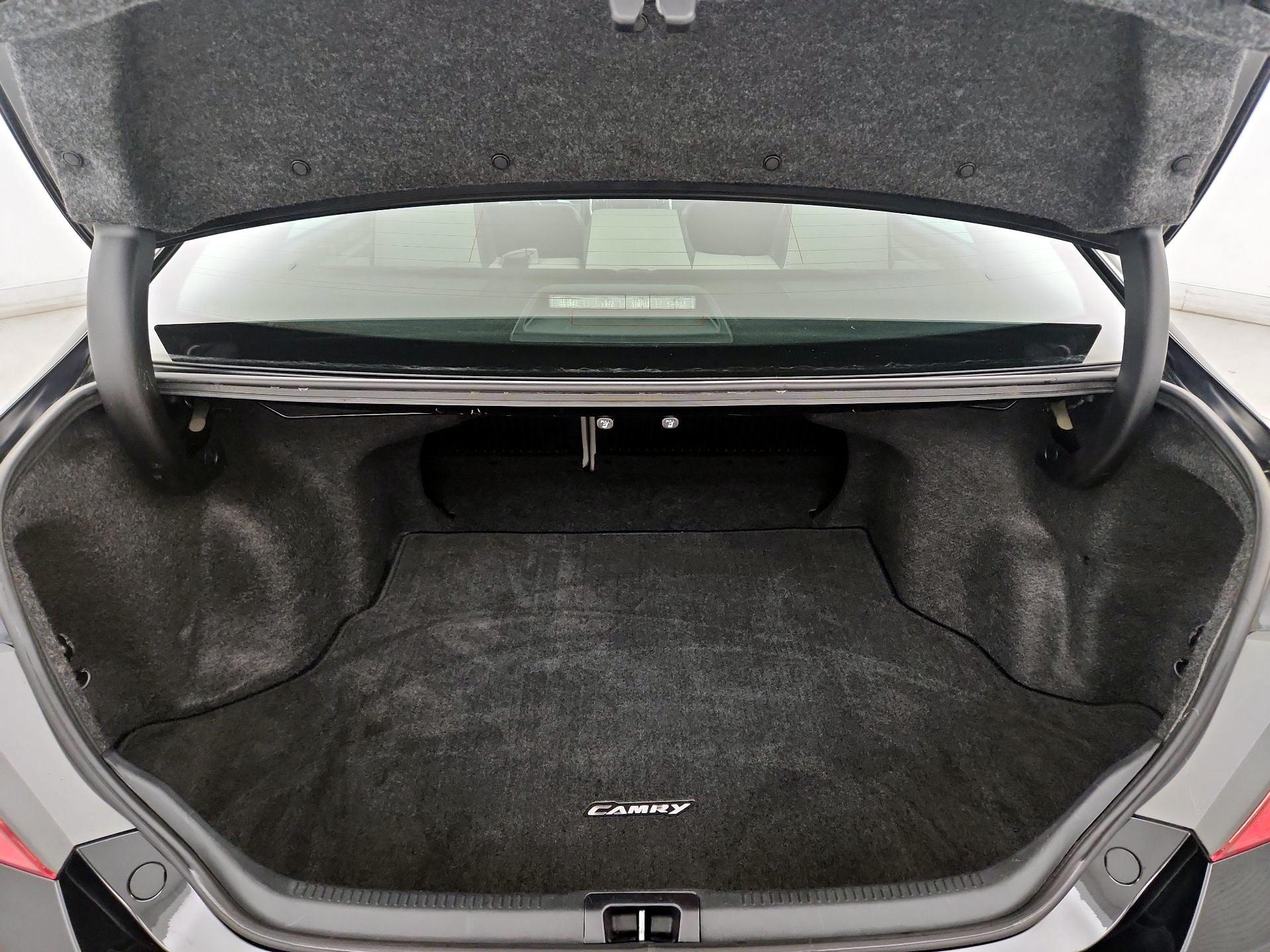 Thumbnail: 2015 Toyota Camry - 20