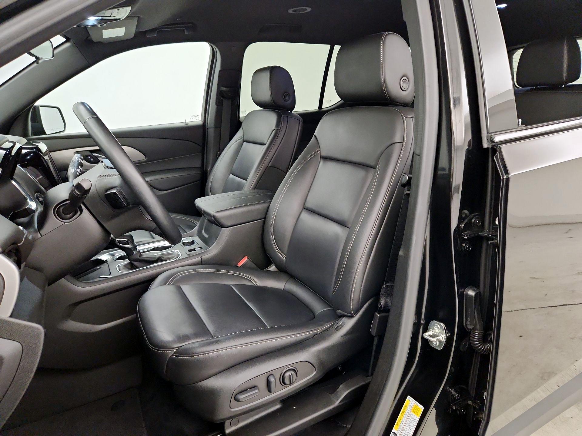 Thumbnail: 2023 Chevrolet Traverse - 11