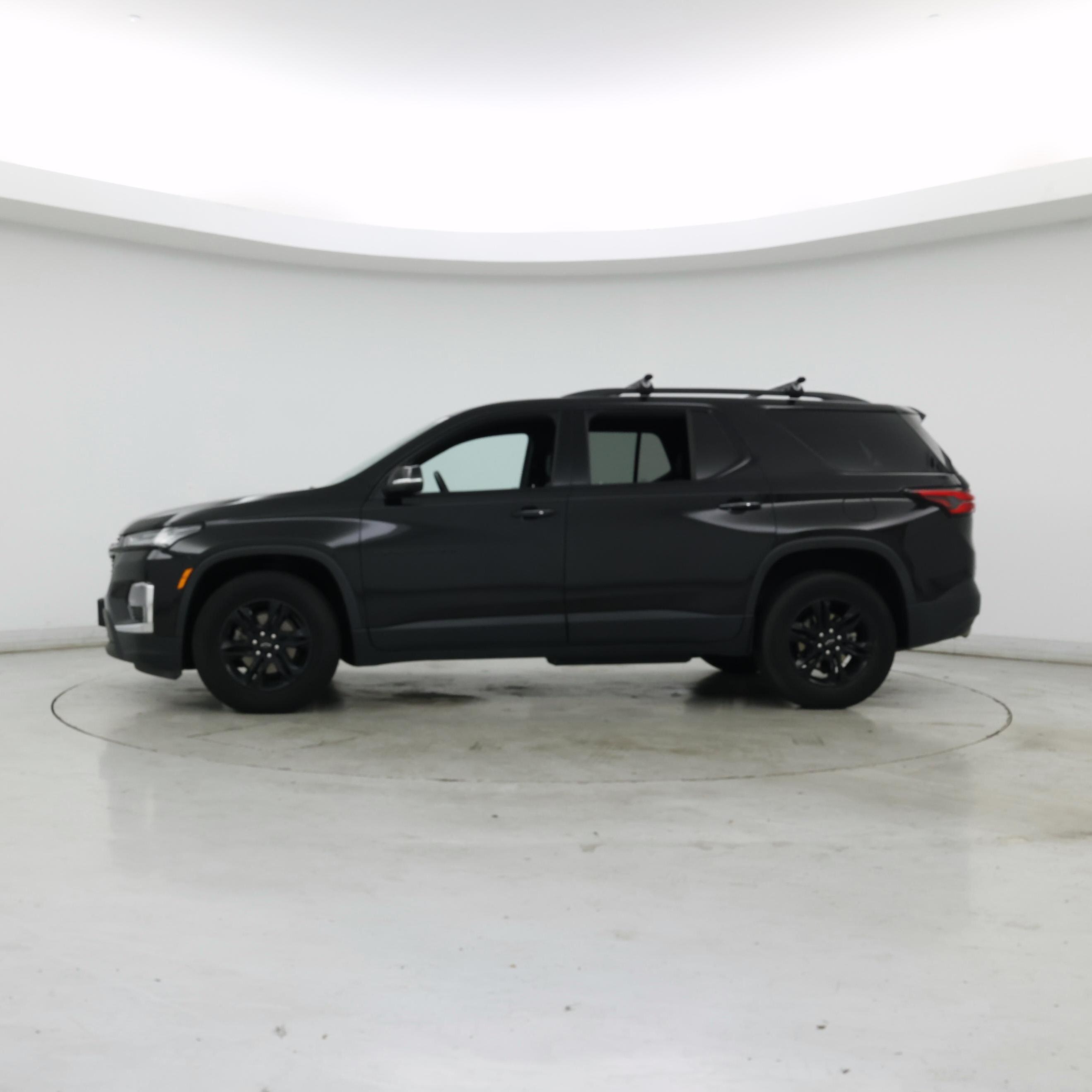 Thumbnail: 2023 Chevrolet Traverse - 3
