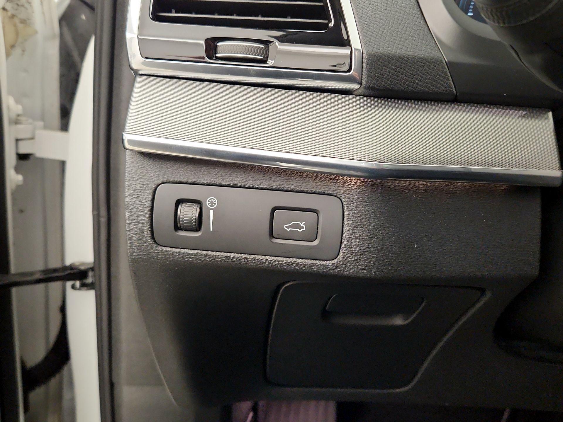 Thumbnail: 2017 Volvo XC90 - 13